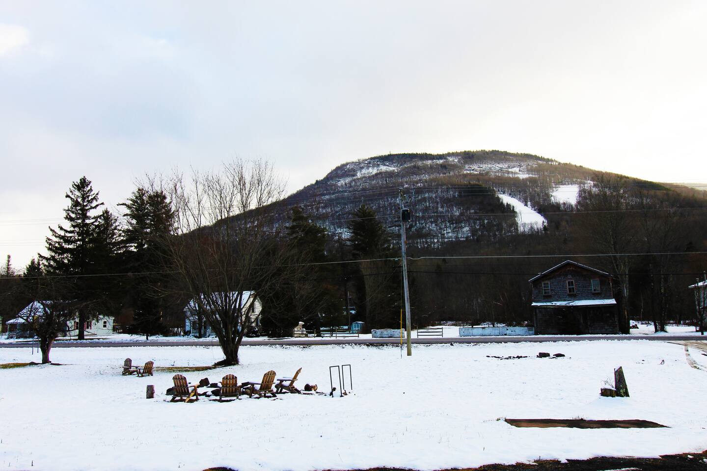 Perfect Lodge /w Gameroom Center of Hunter MT 9