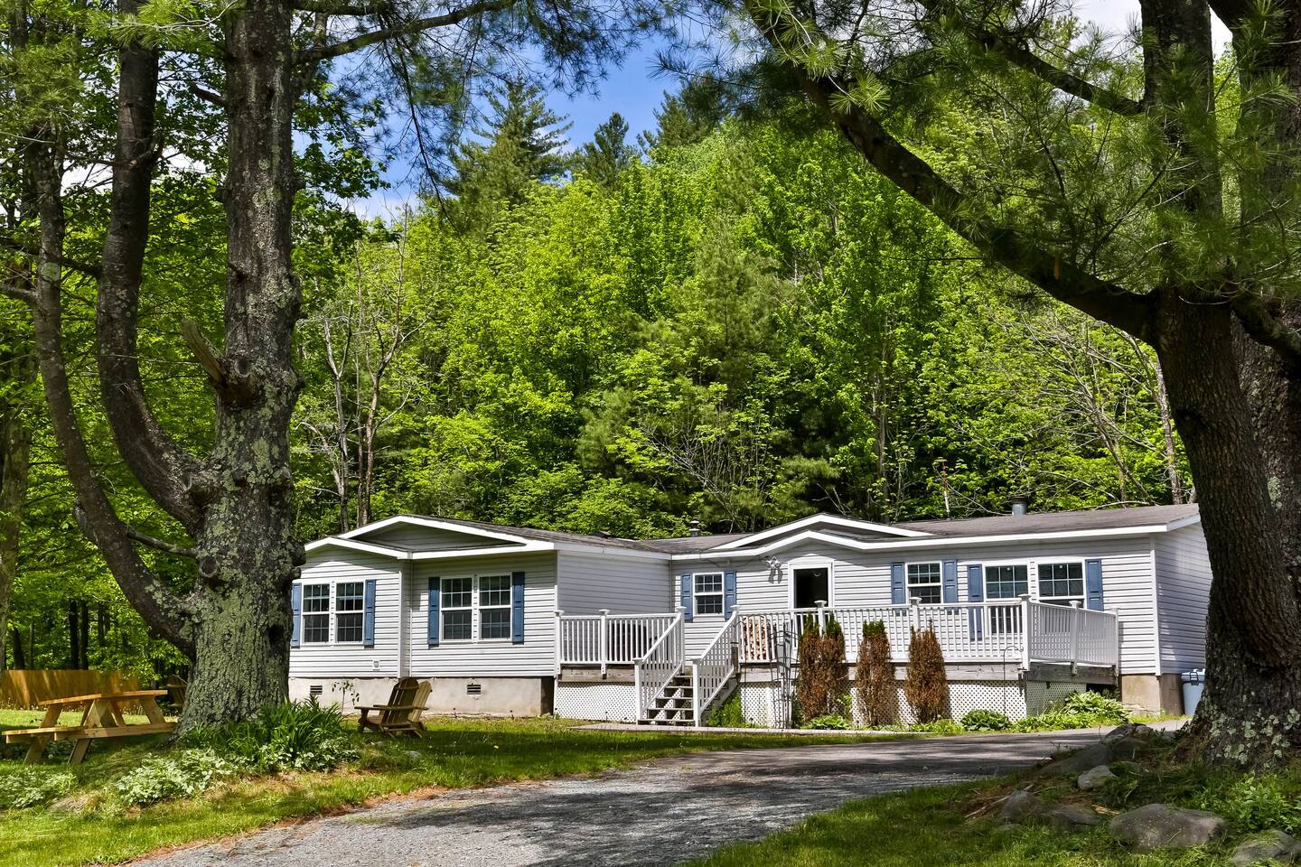Ranch Log Cabin /w Gameroom Across from Hunter Mt — Hunter — vacation rental