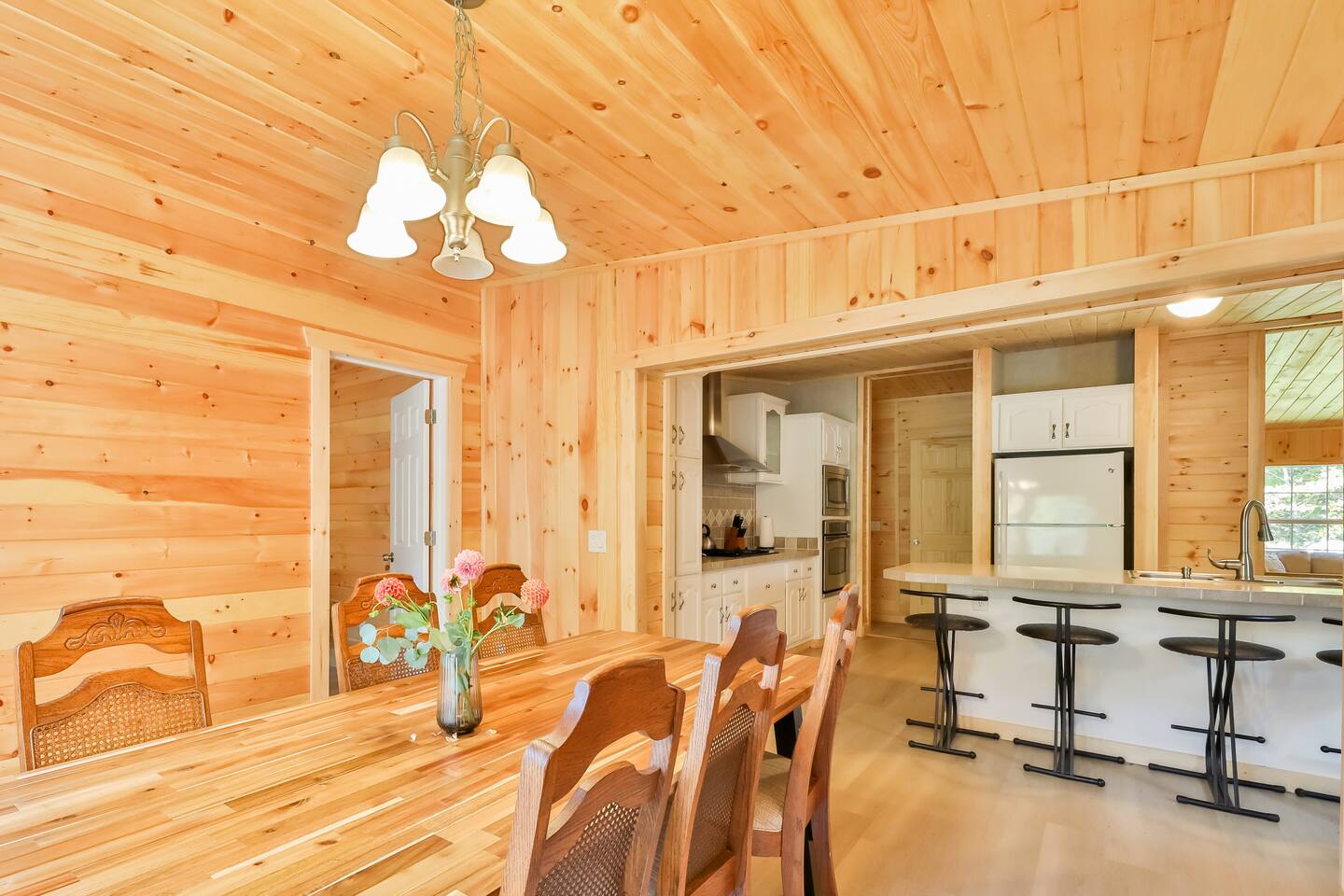 Ranch Log Cabin /w Gameroom Across from Hunter Mt
