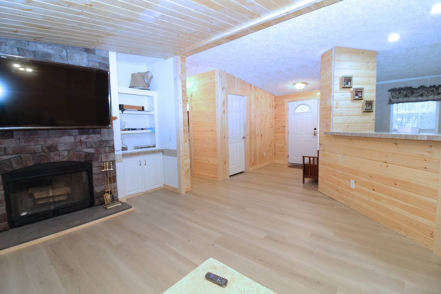 Ranch Log Cabin /w Gameroom Across from Hunter Mt