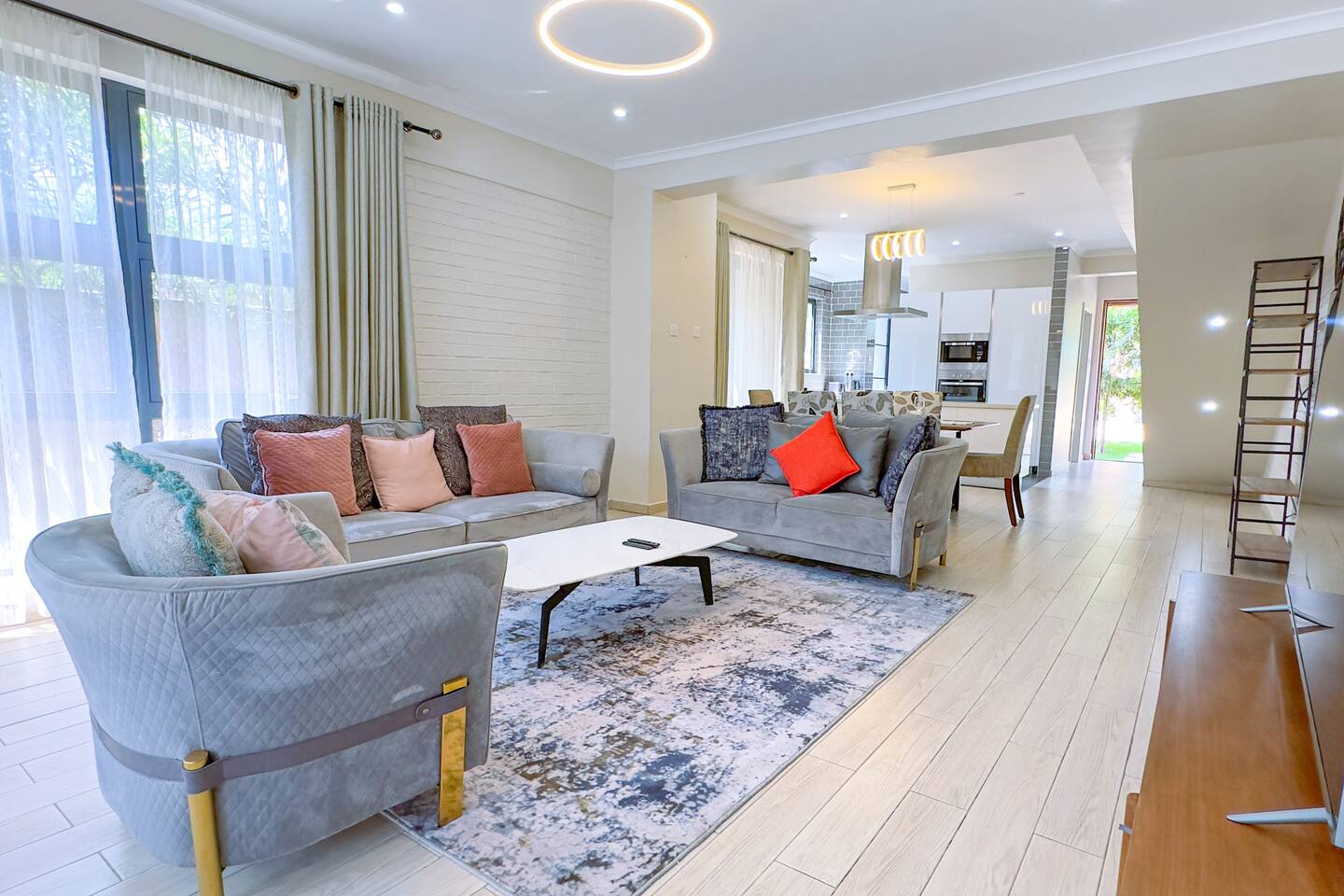 Lovely 3 bedrooms unit with Pool and Gym (Sitari) — Greendale — vacation rental