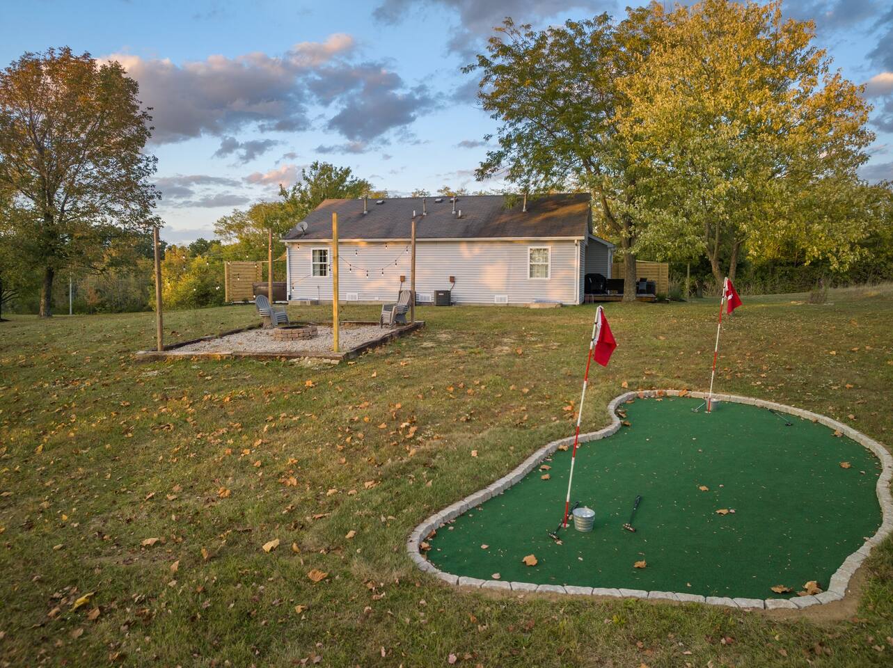 The Luxe/Hot Tub/ Putt Putt/10 Mins Shaker Village