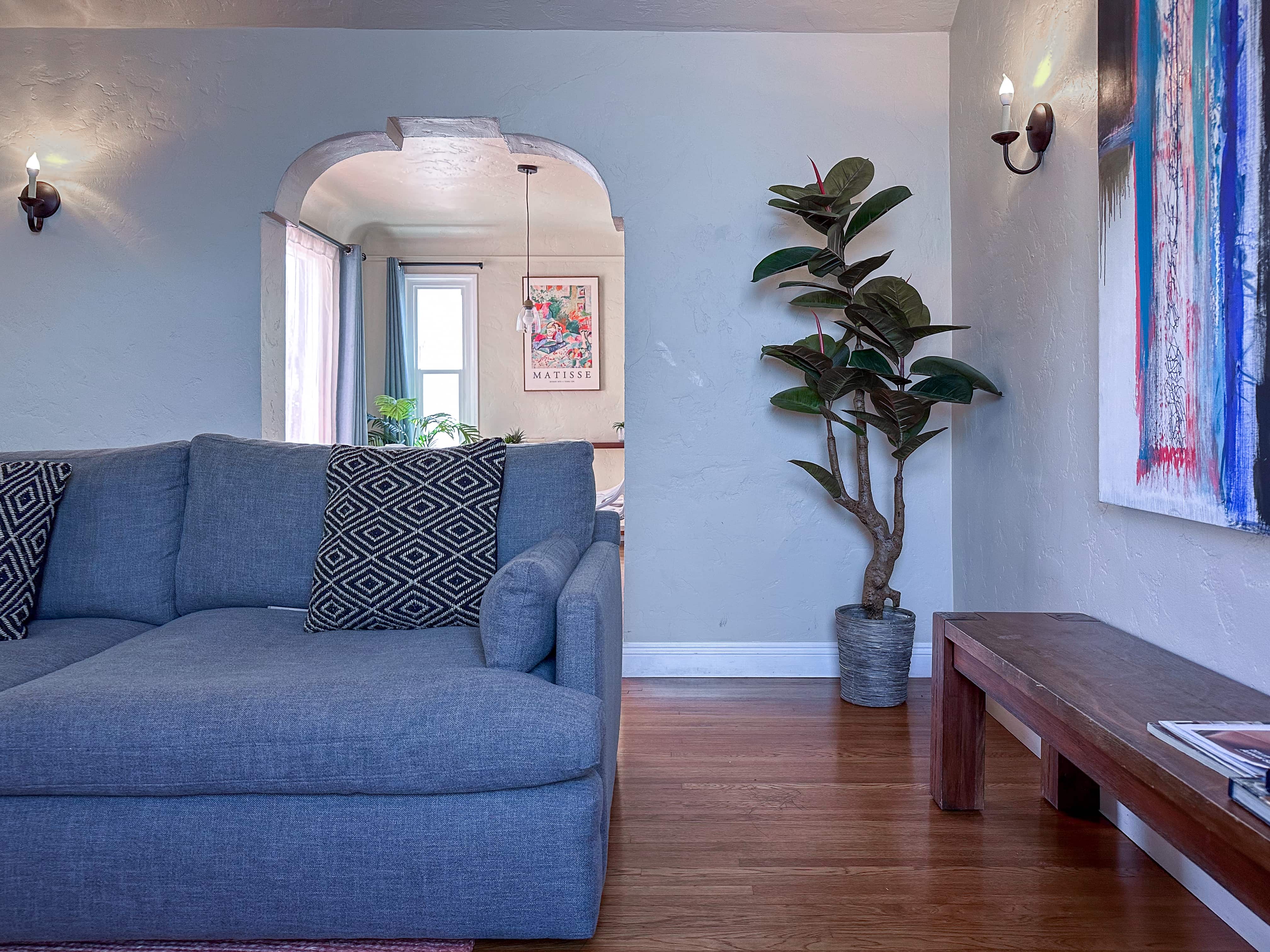 House, Picfair Village, 90019