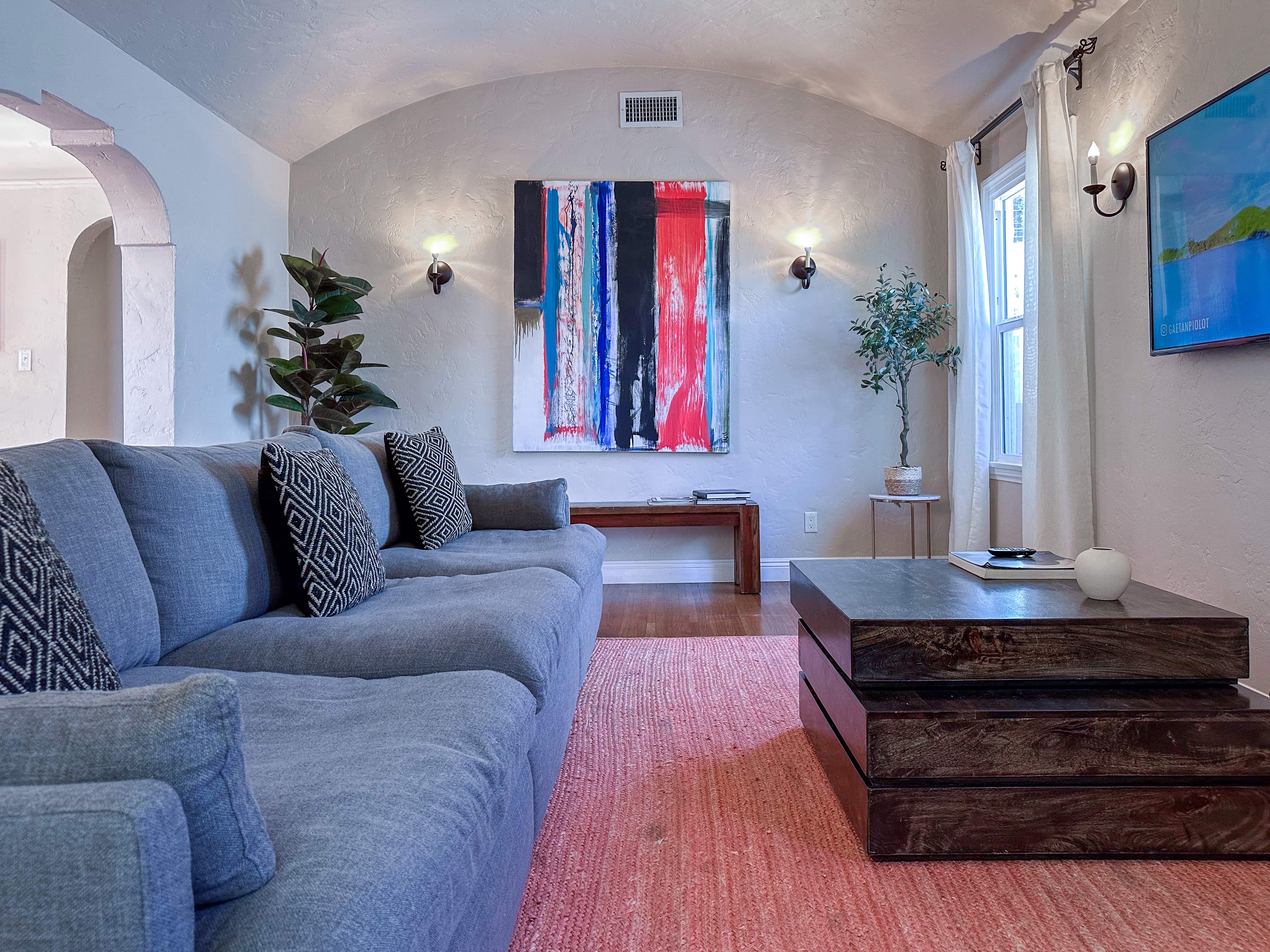 House, Picfair Village, 90019