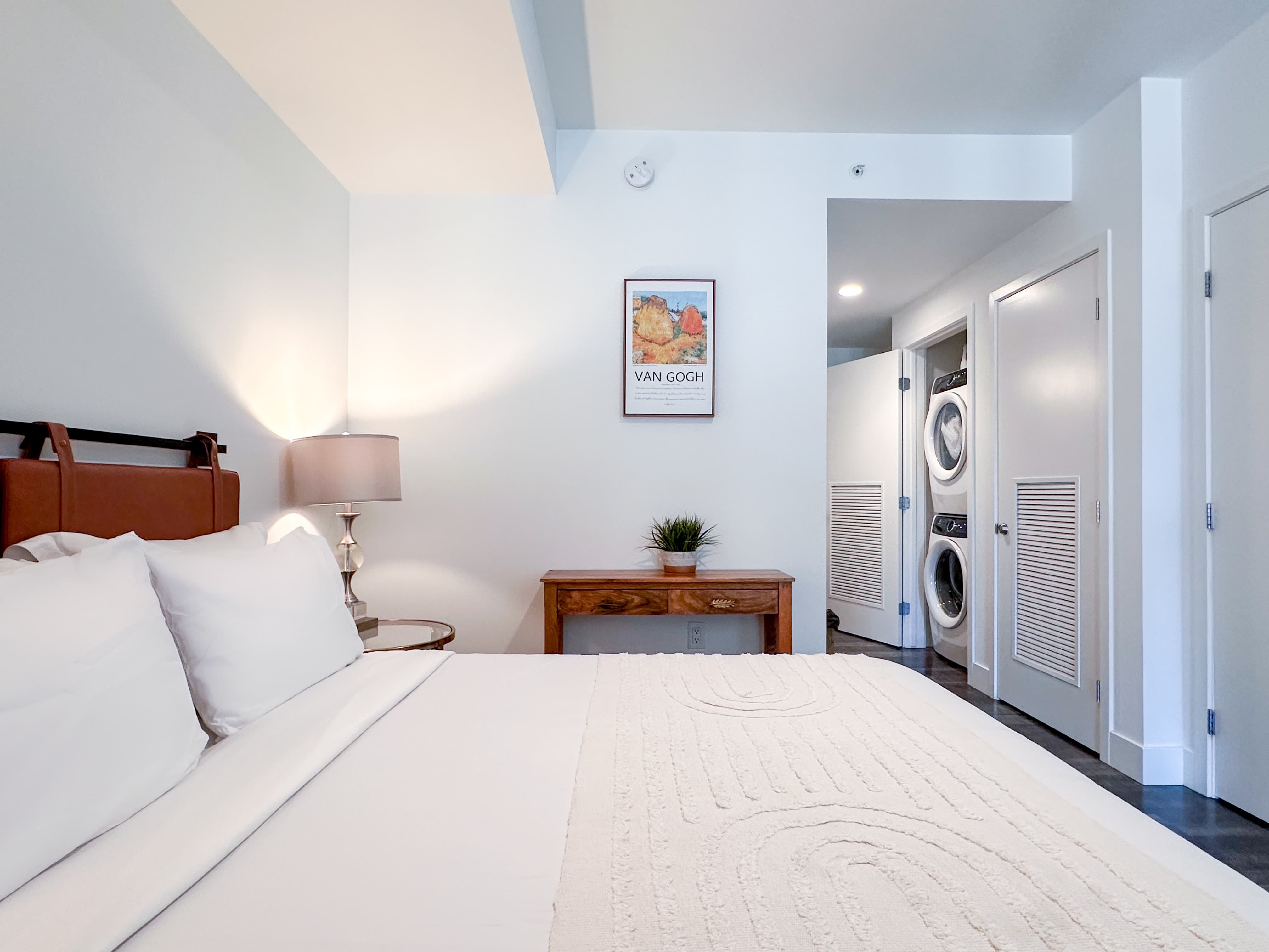 Suite, Downtown, 90014