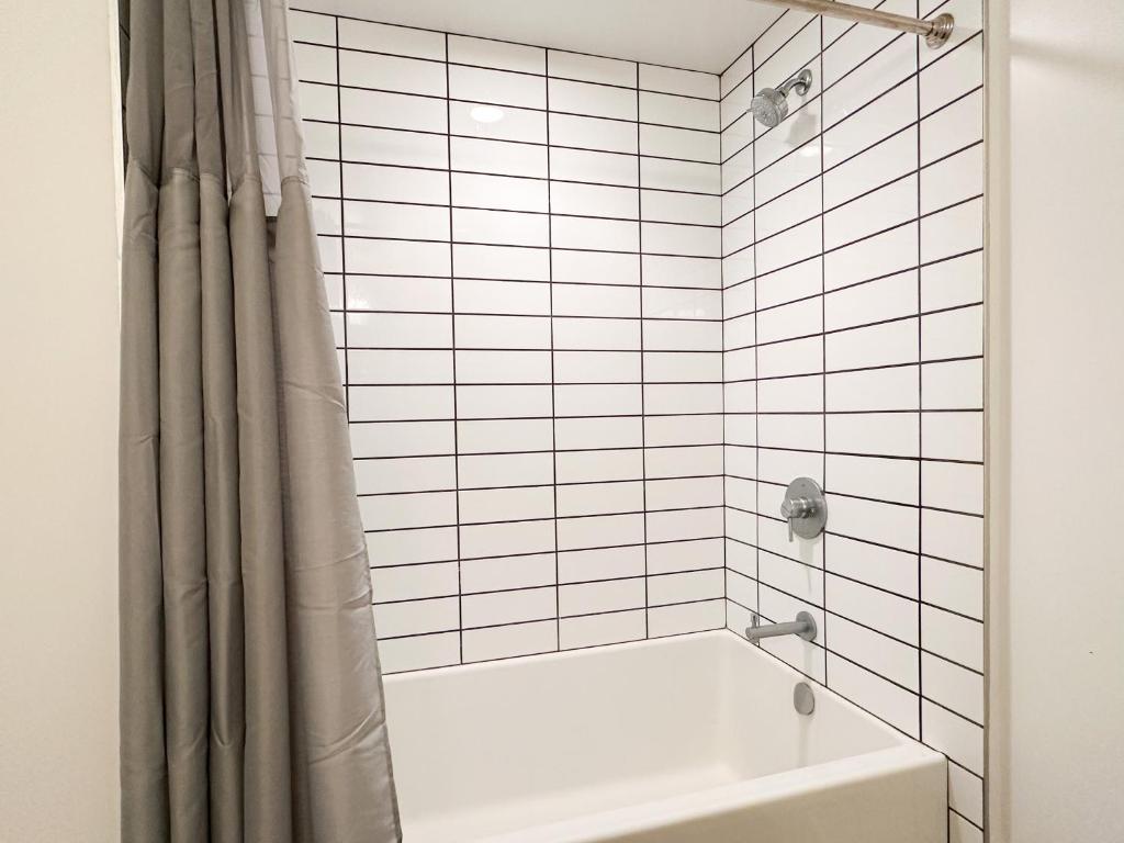 Suite, Downtown, 90014