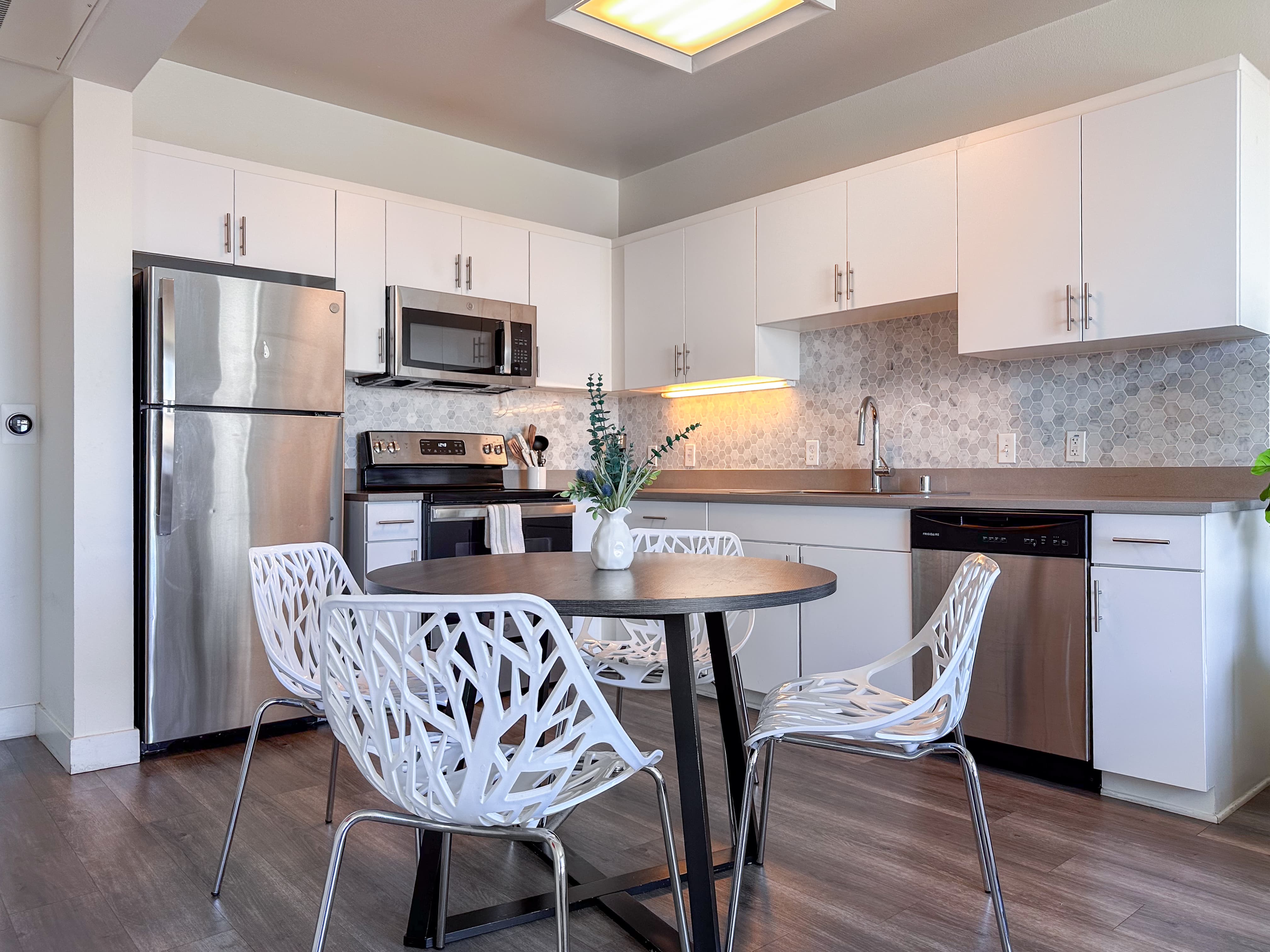 Suite, Arts District, 90013