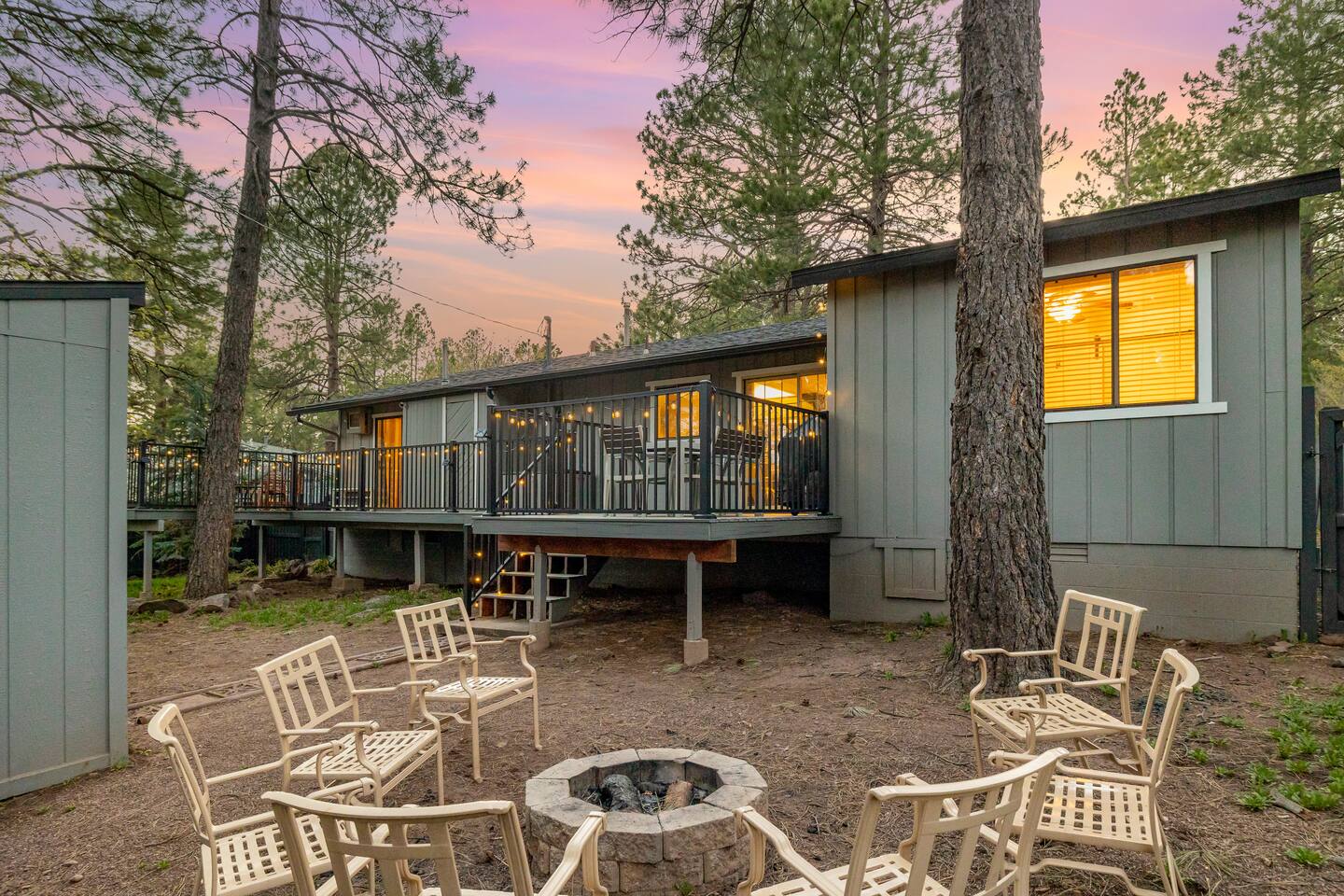 Wooded Oasis, Hot Tub, Fenced Yard, Chic Design