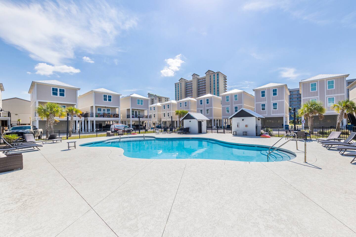 New Gulf Shores Home-steps to deed beach access