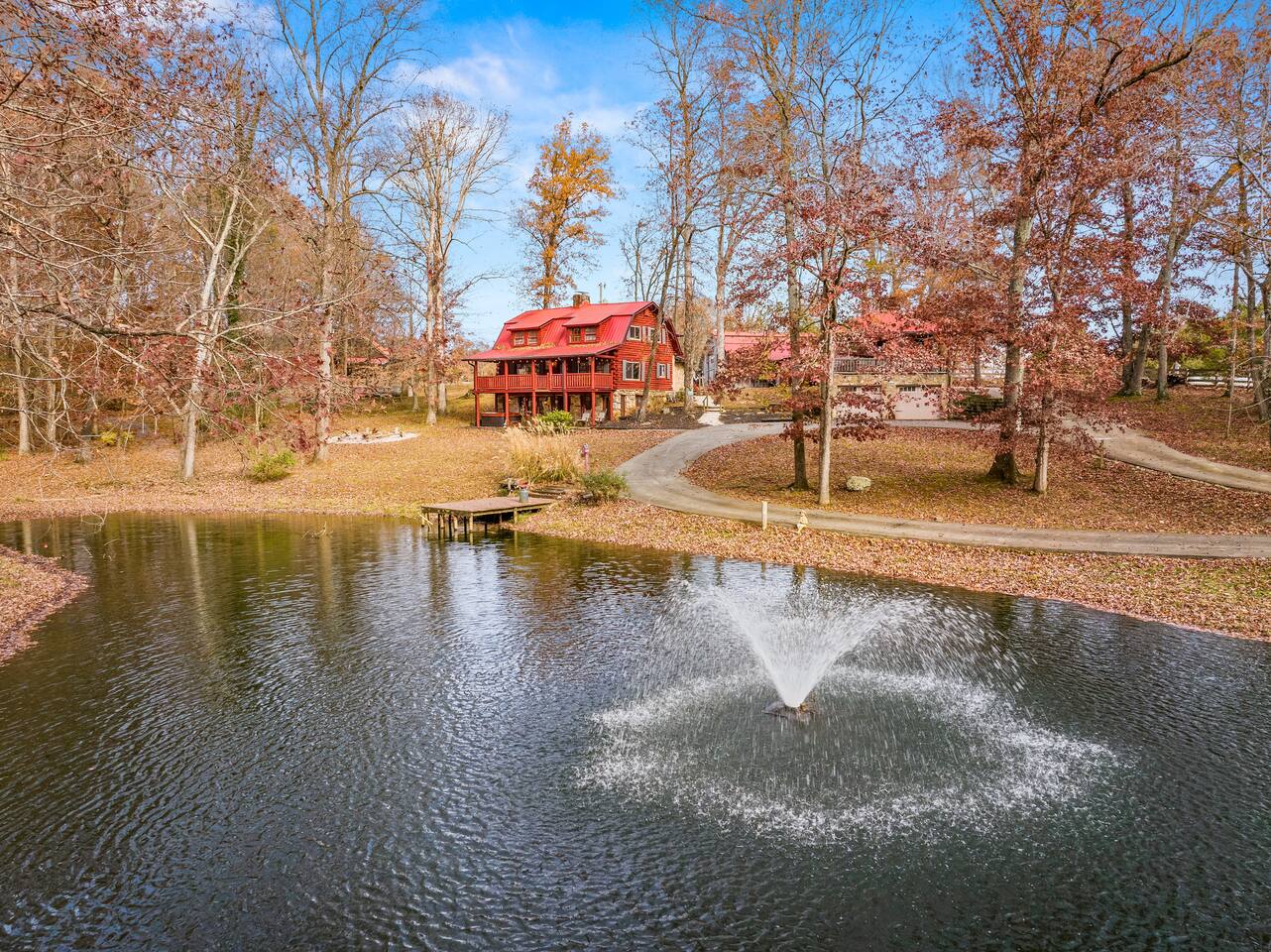 4BR Log Cabin w/ Sauna, Hot Tub, Game Bar, Fishing — Knoxville — vacation rental