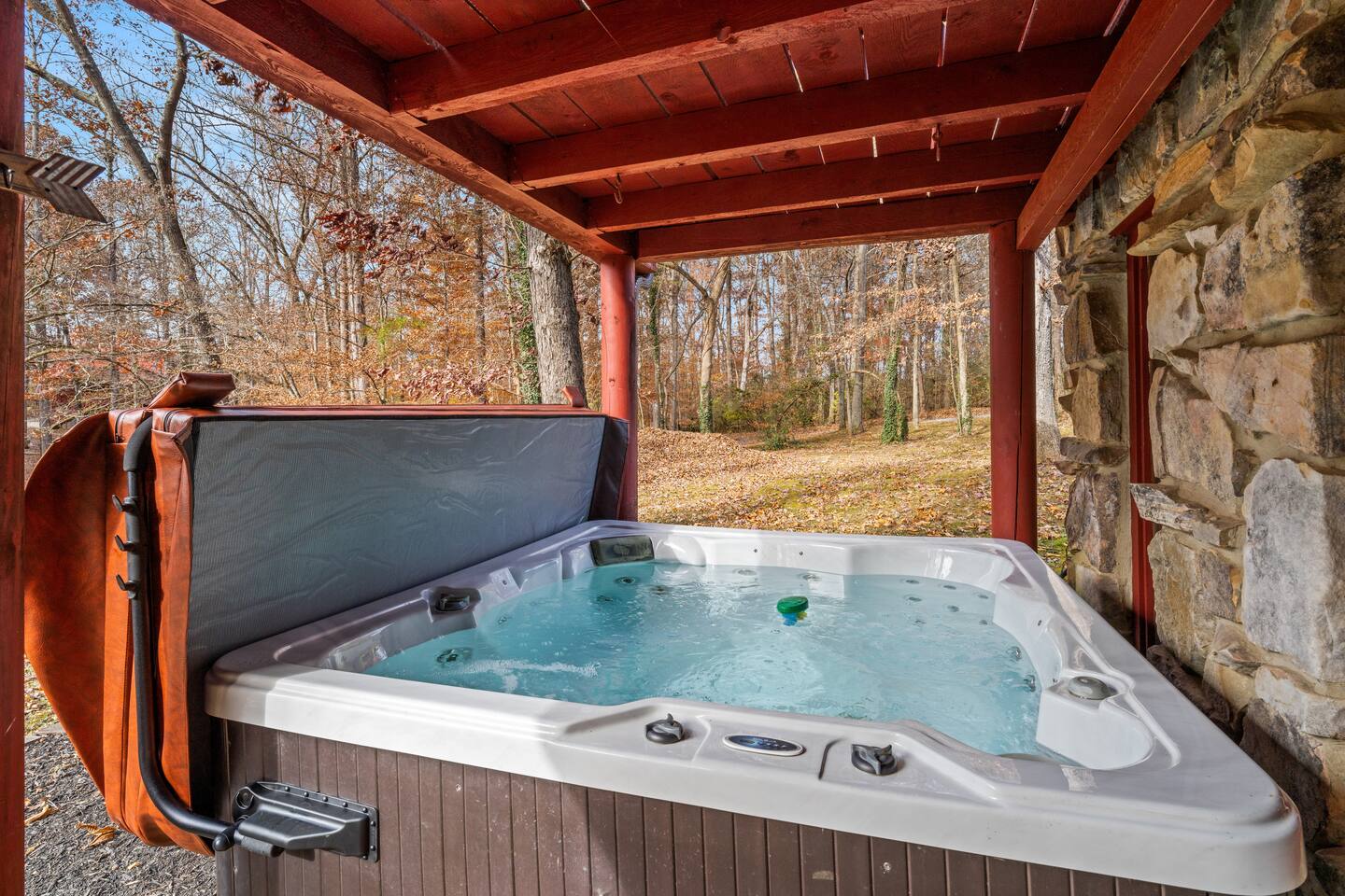 4BR Log Cabin w/ Sauna, Hot Tub, Game Bar, Fishing
