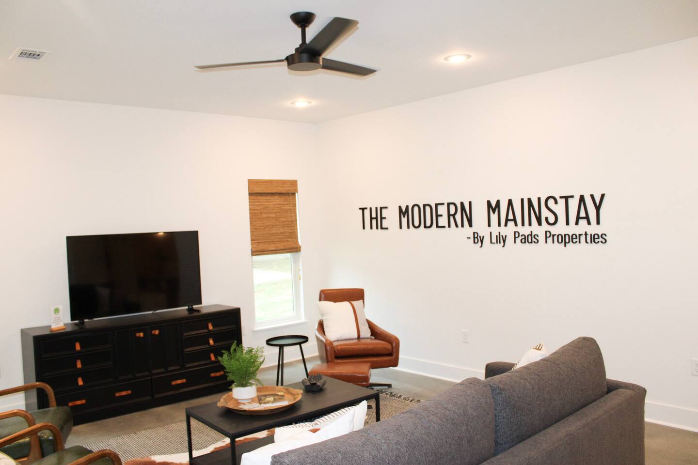 The Modern Mainstay