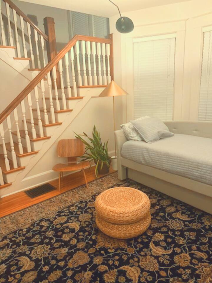 Sleeps 14 • Fenced Yard • 10 min to Louisville