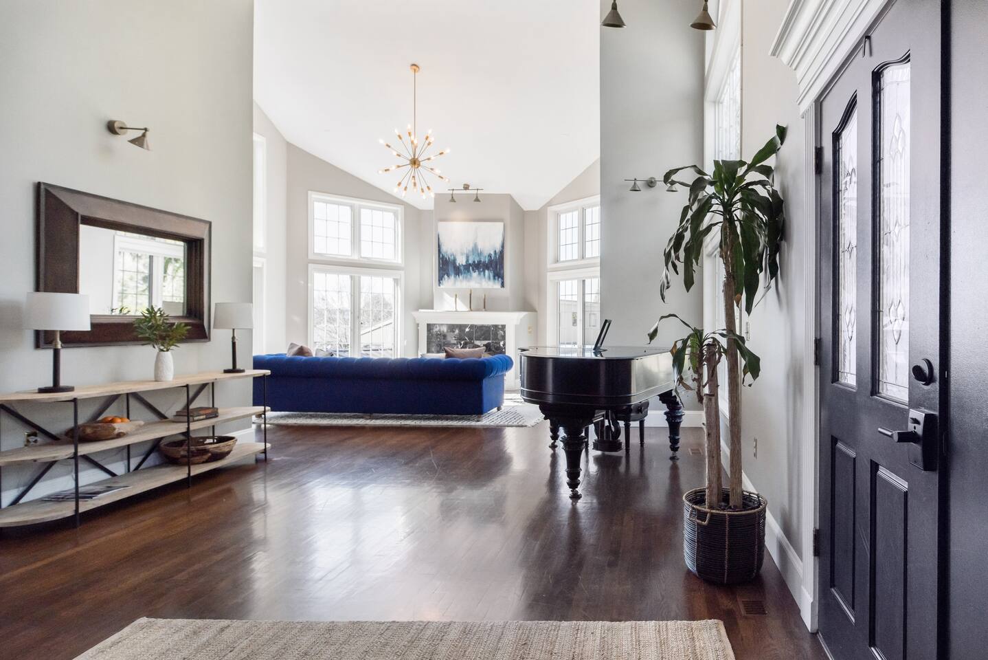 Resplendent Lakeside Community Home by Microsoft