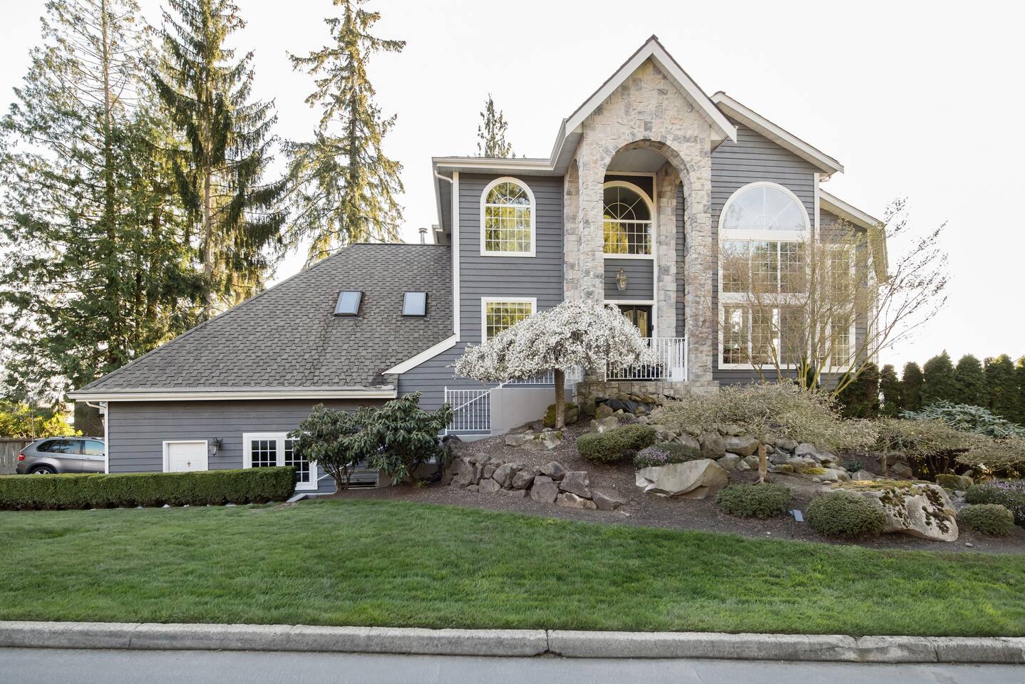 Resplendent Lakeside Community Home by Microsoft