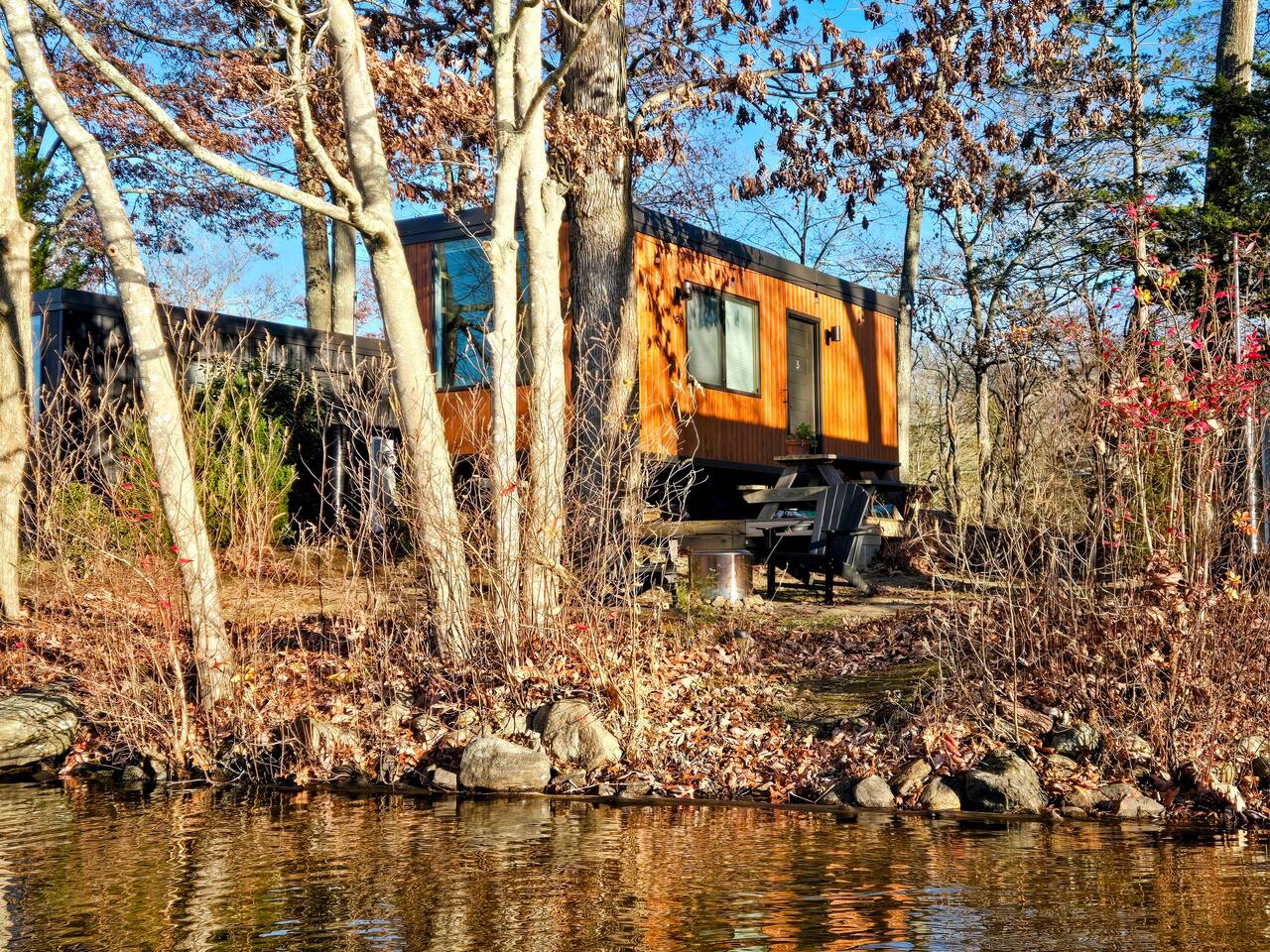 Modern Waterfront Tiny House — East Lyme — vacation rental