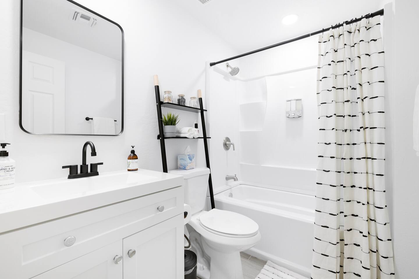 *NEW* Chic Downtown Mesa Home