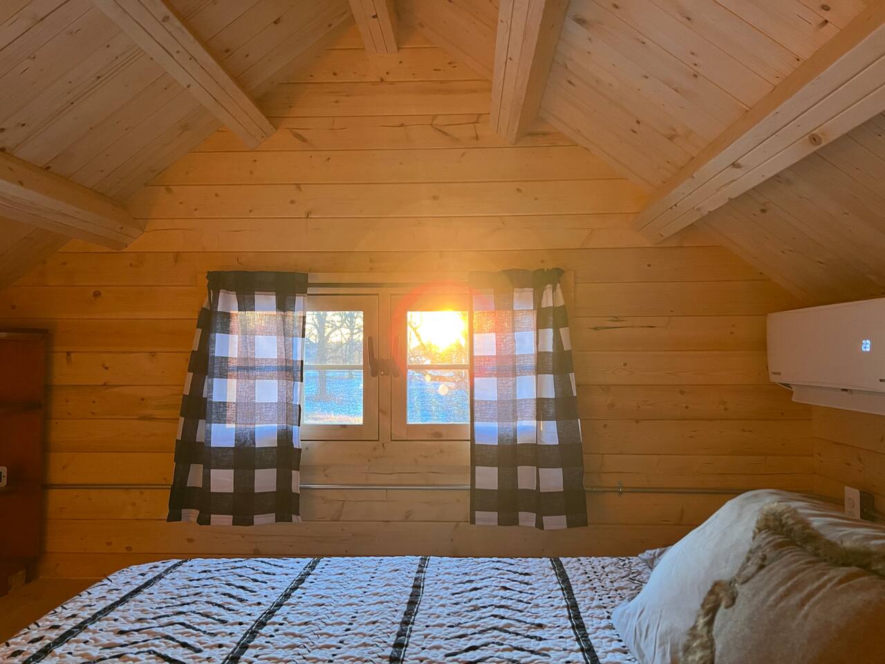 Tiny Cabin* Near Blue Sky*Shawnee*Pet Friendly