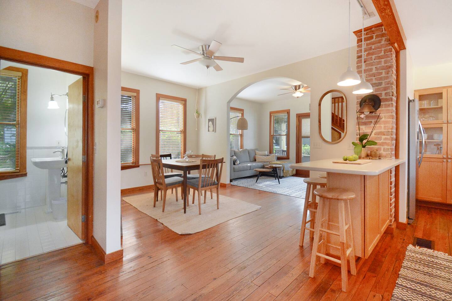 Downton Abbottry 2/2 - 5 Min Walk To City Gates - Apartment