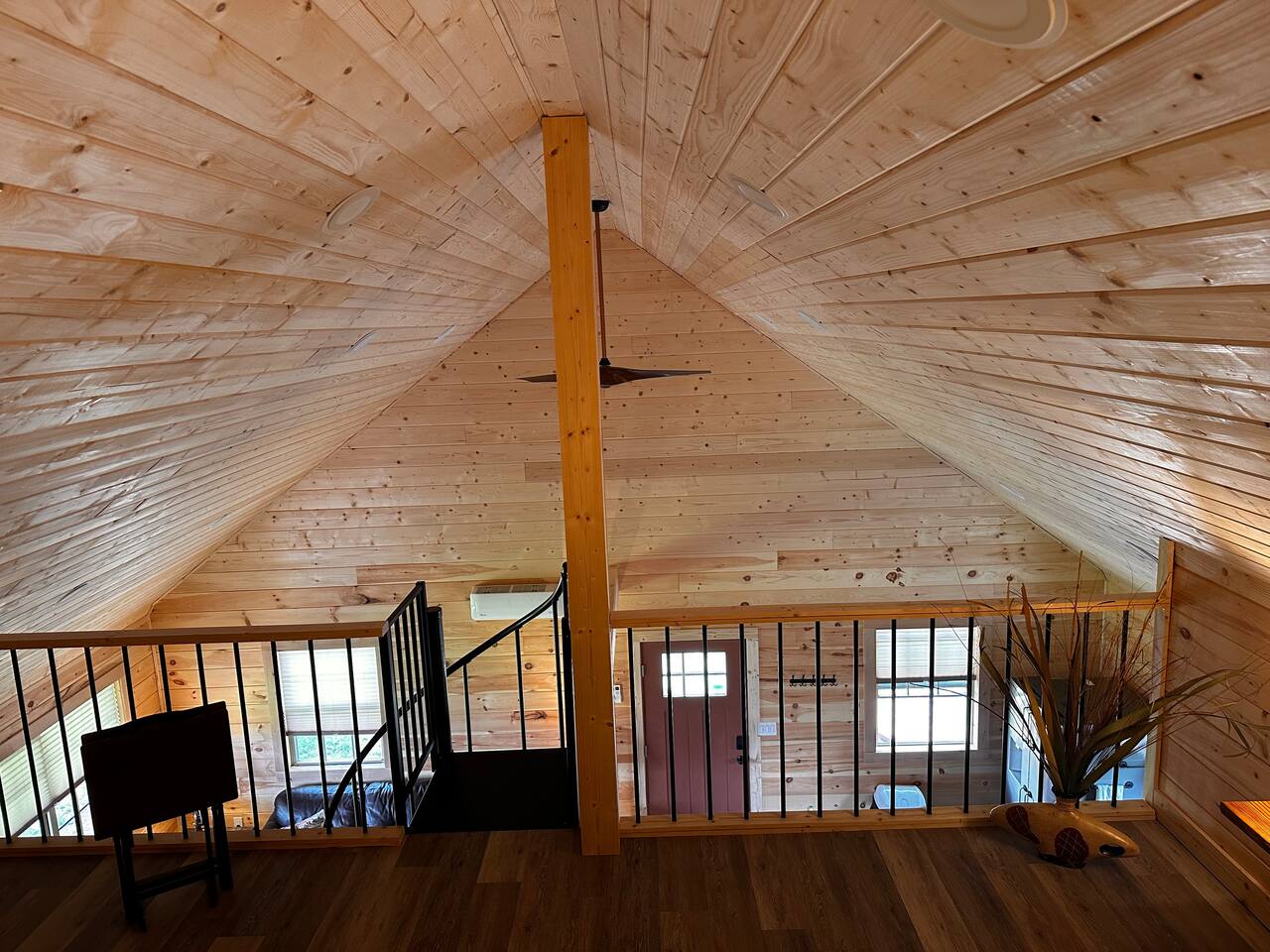 Sunset Bliss, cozy 1 bedroom, 1 loft cabin in the heart of Jonesborough, TN