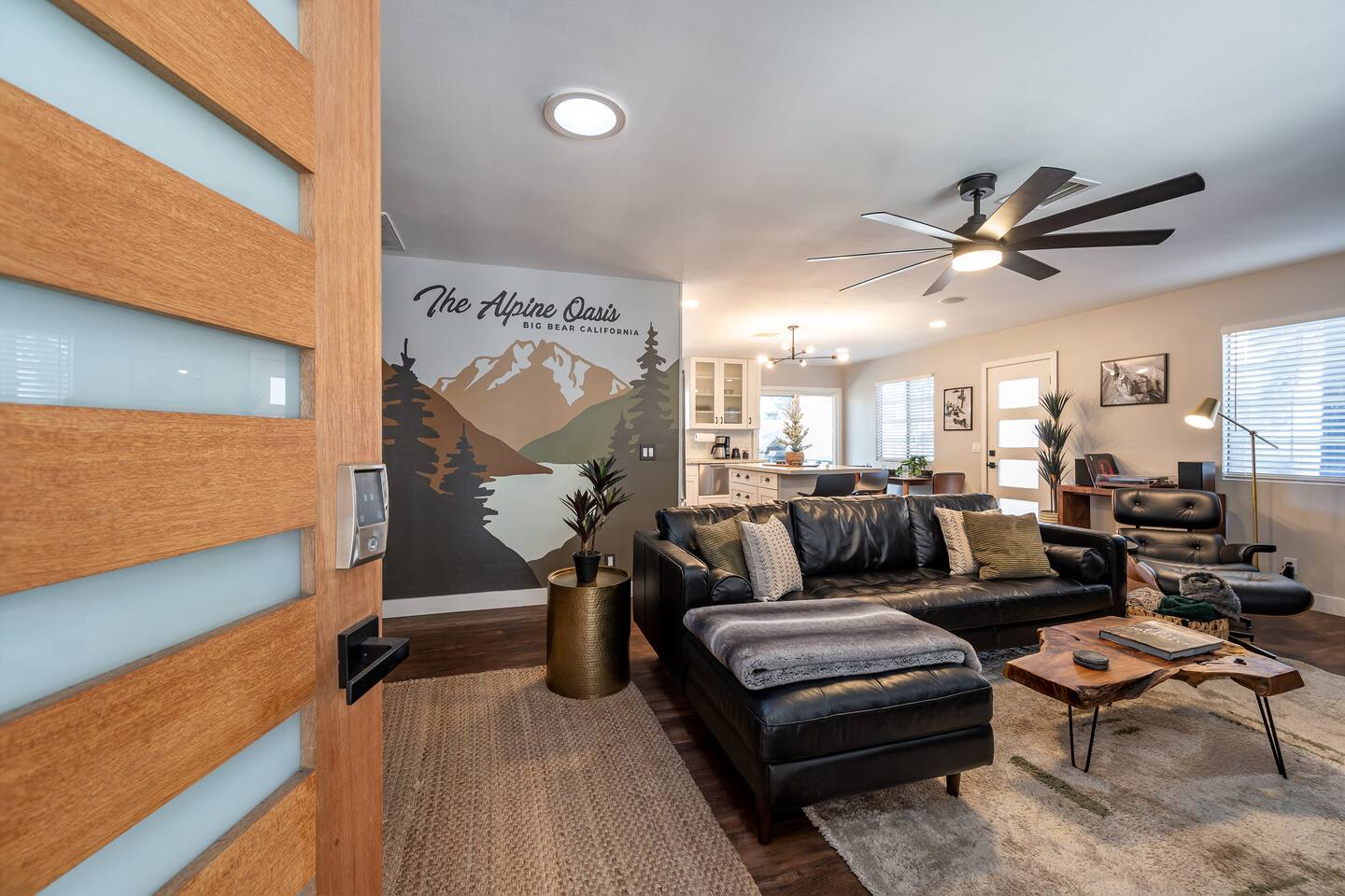 The Alpine Oasis: Sauna, Jacuzzi, Game Room!