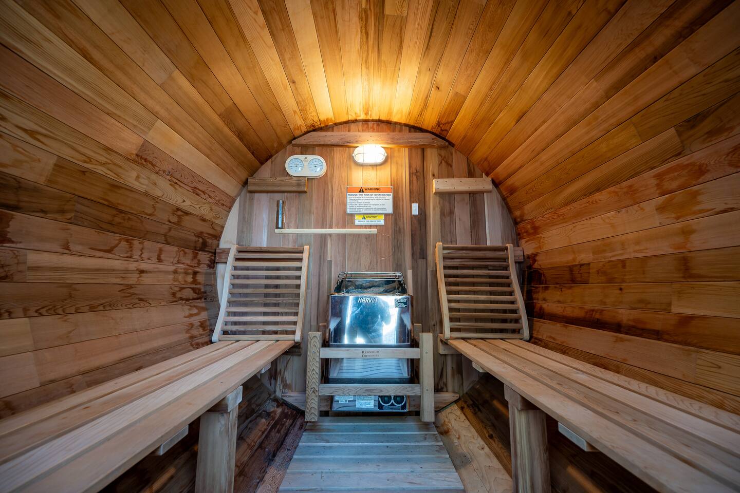 The Alpine Oasis: Sauna, Jacuzzi, Game Room!
