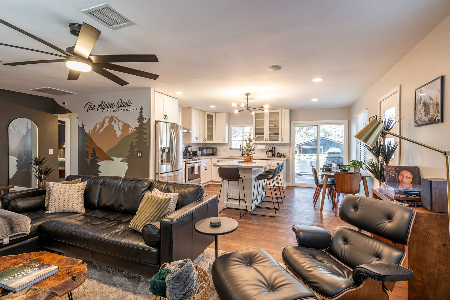 The Alpine Oasis: Sauna, Jacuzzi, Game Room!