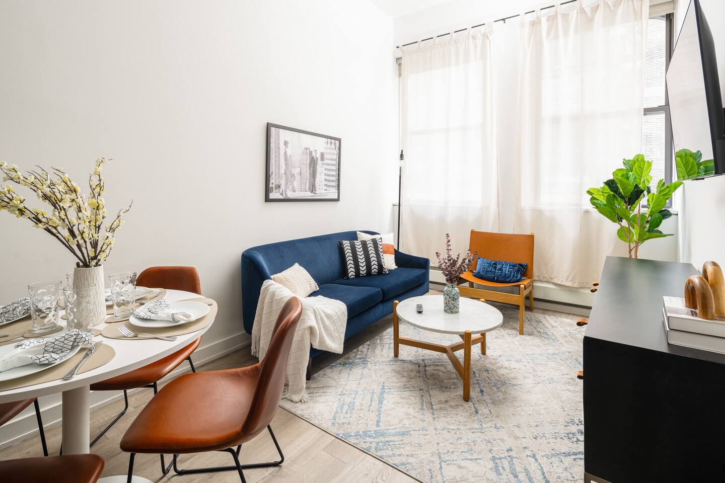 Spacious Luxury 2BD Downtown Gym W/D Doorman