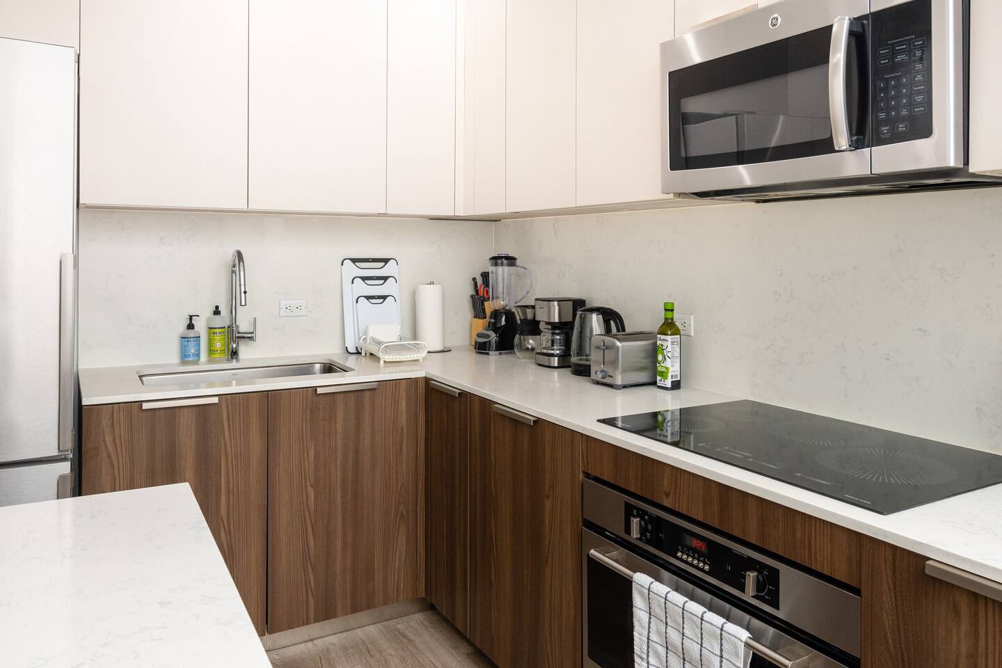 Spacious Luxury 2BD Downtown Gym W/D Doorman