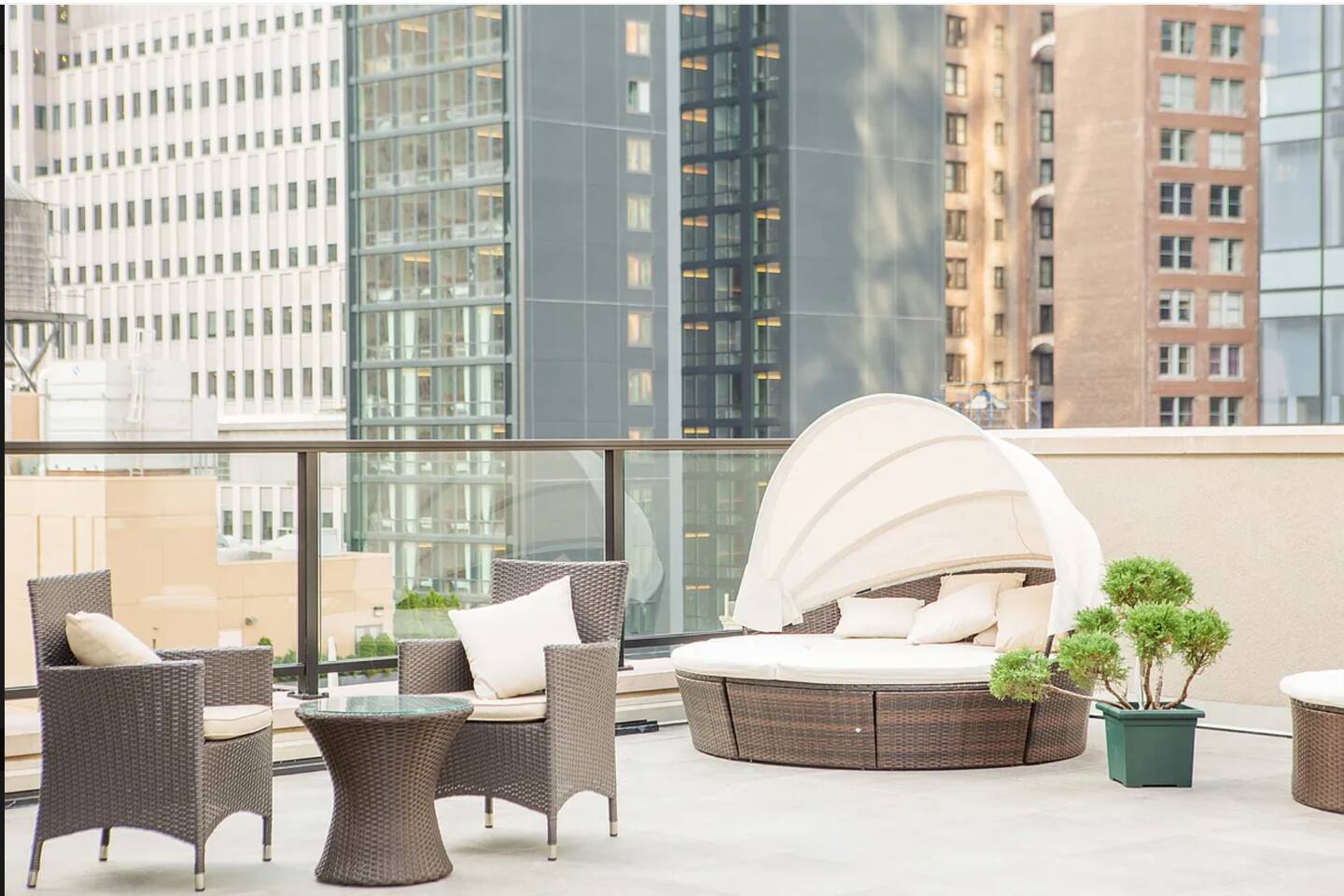Spacious Luxury 2BD Downtown Gym W/D Doorman