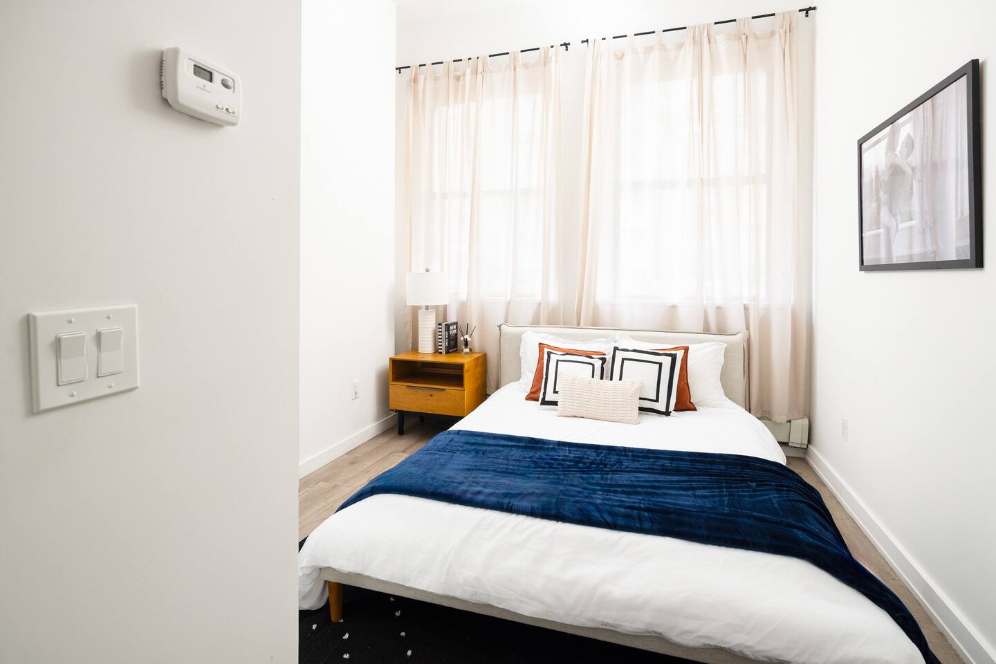 Spacious Luxury 2BD Downtown Gym W/D Doorman