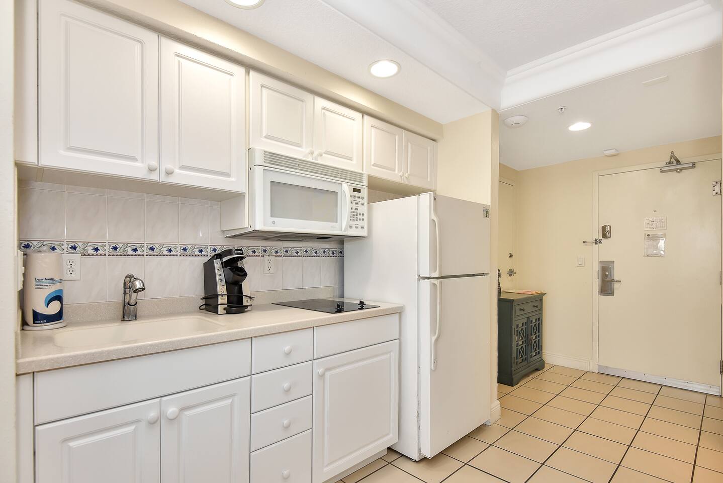 Private Daytona Oceanfront King Studio w/kitchen