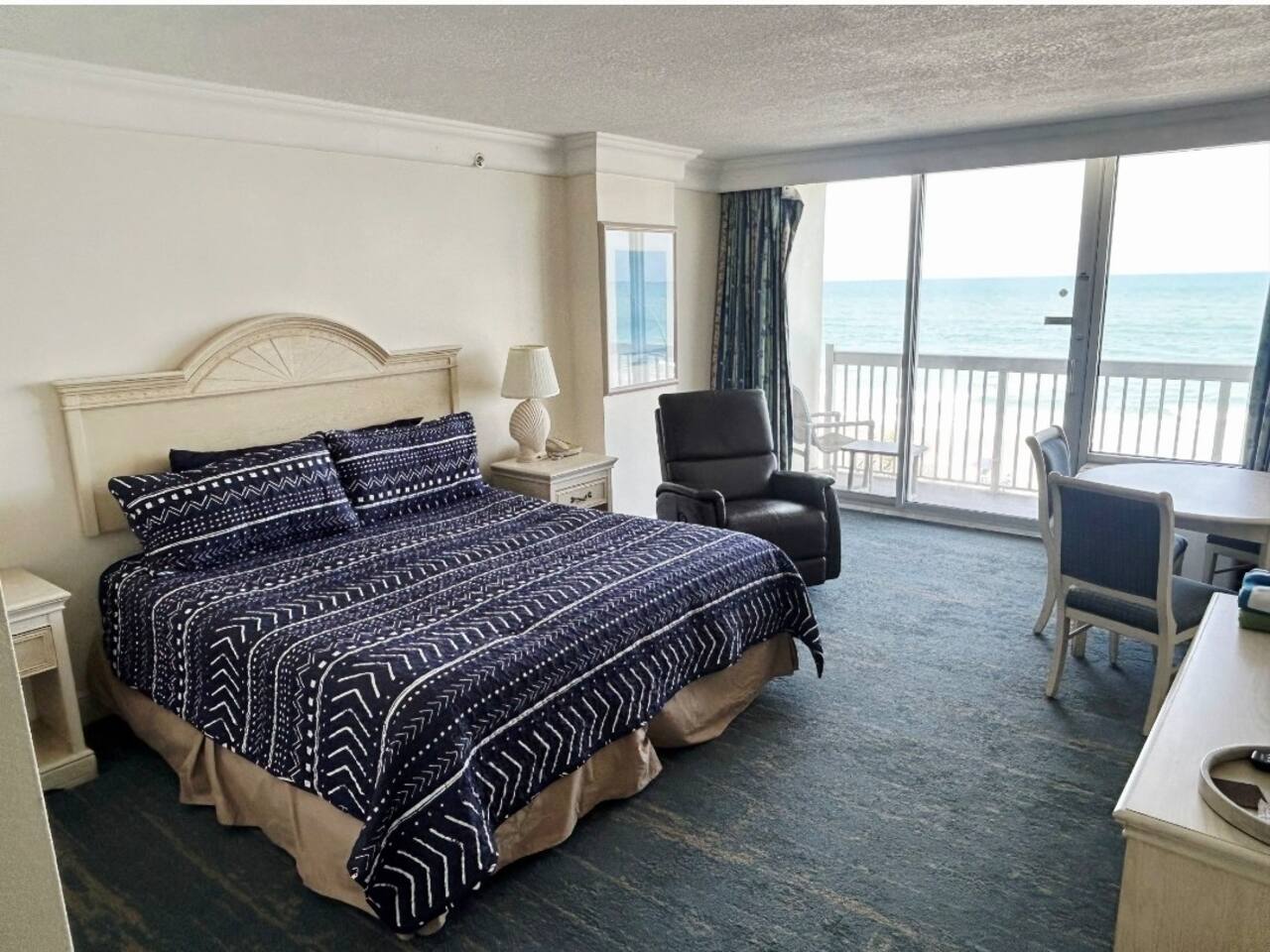 Private Daytona Oceanfront King Studio w/kitchen — Daytona Beach — vacation rental