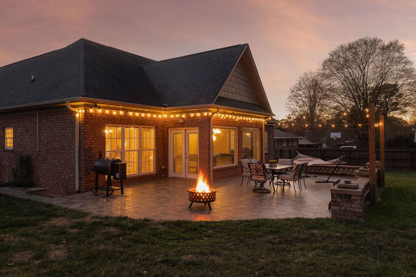 Central Location; Spacious; Game room & Sleeps 12!