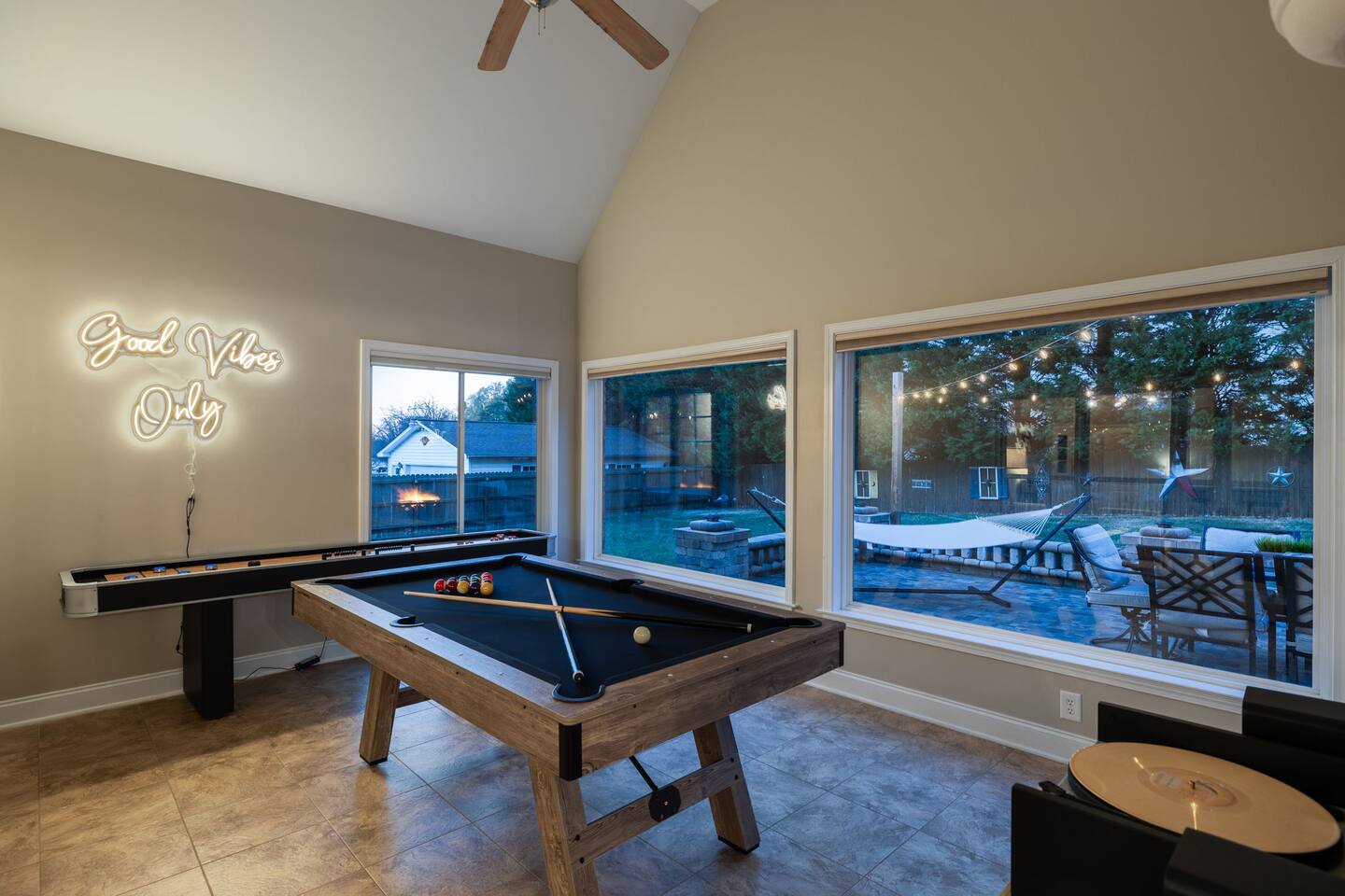 Central Location; Spacious; Game room & Sleeps 12! — Kernersville — vacation rental