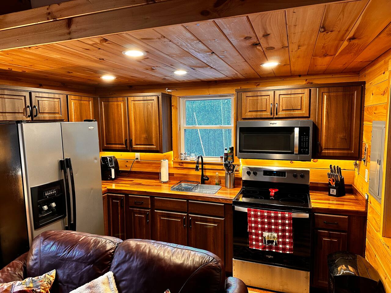 Mountain Tranquility, 1 Bedroom cabin secluded in the mountains of East Tennessee