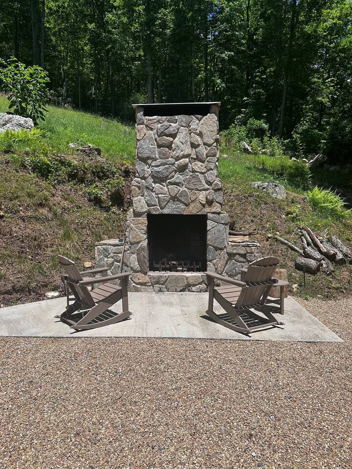 Mountain Tranquility, 1 Bedroom cabin secluded in the mountains of East Tennessee