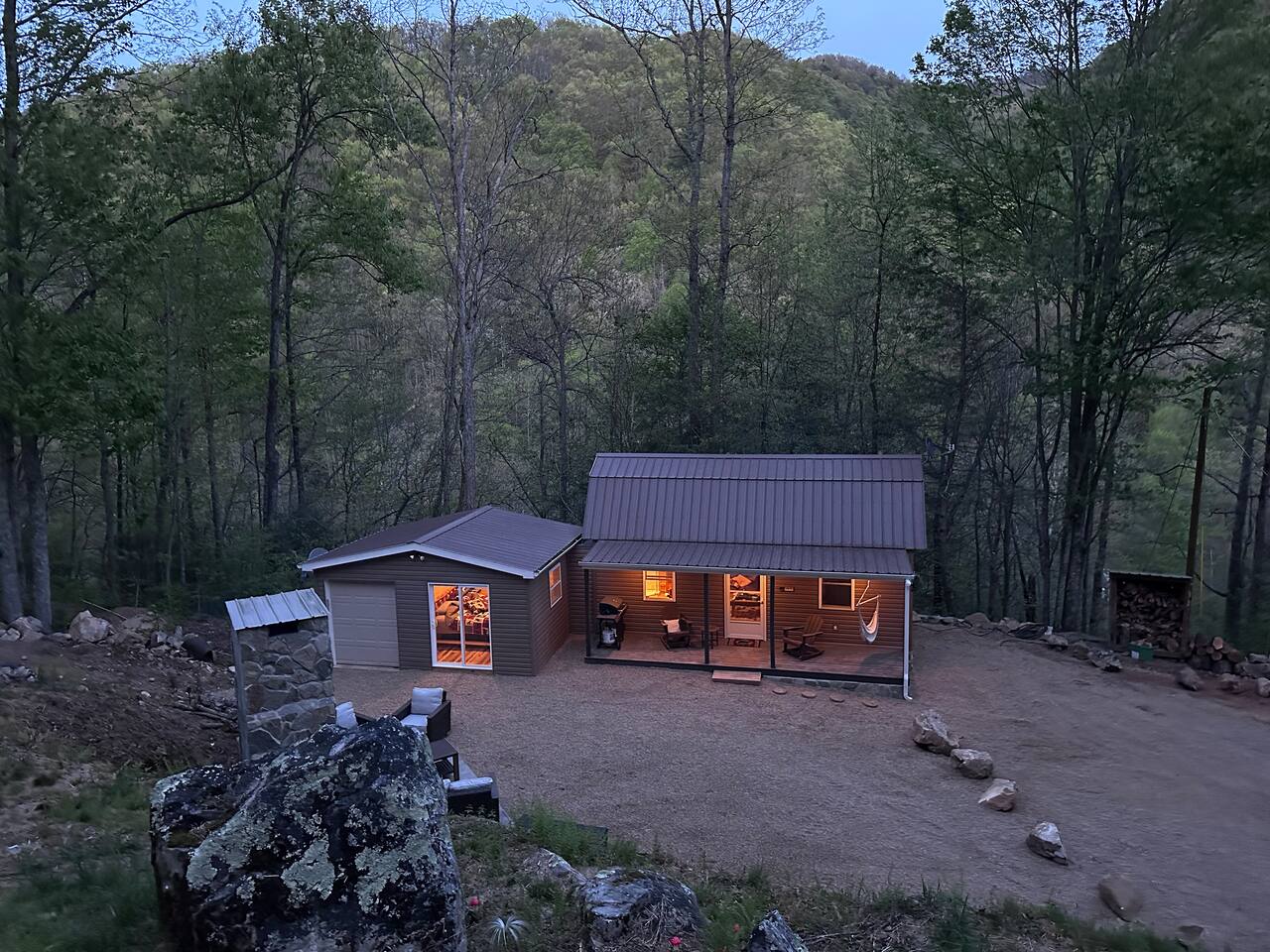 Mountain Tranquility, 1 Bedroom cabin secluded in the mountains of East Tennessee — Jonesborough — vacation rental