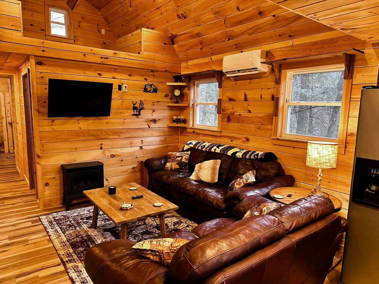Mountain Tranquility, 1 Bedroom cabin secluded in the mountains of East Tennessee