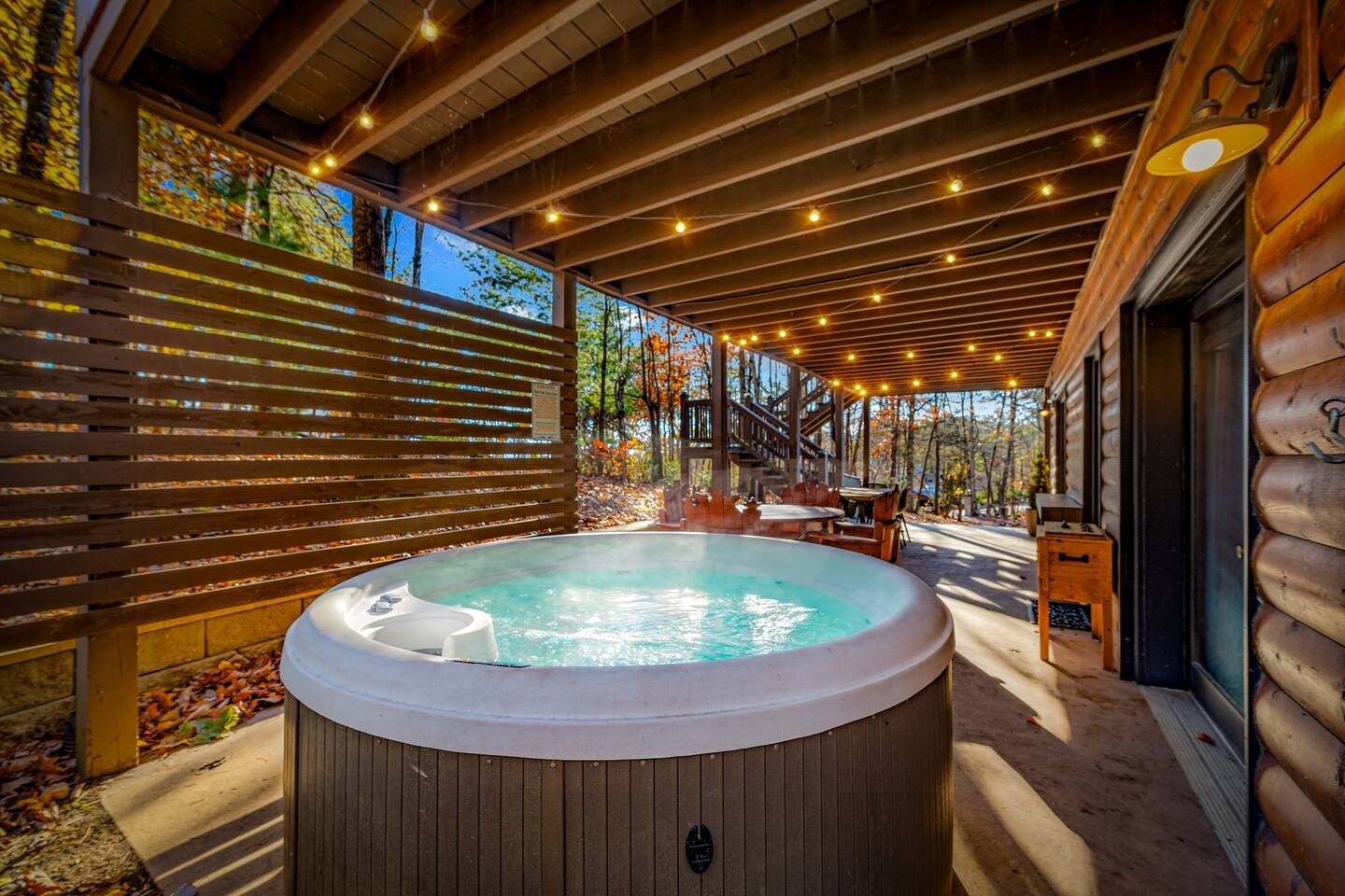 Views for Miles! Wi-Fi, New Hot Tub, Fire Pit!