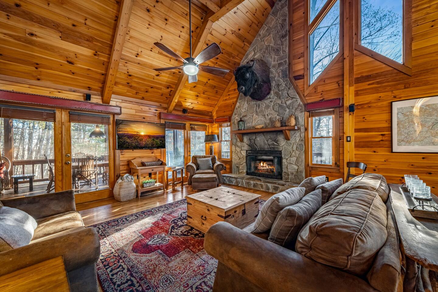 Views for Miles! Wi-Fi, New Hot Tub, Fire Pit!