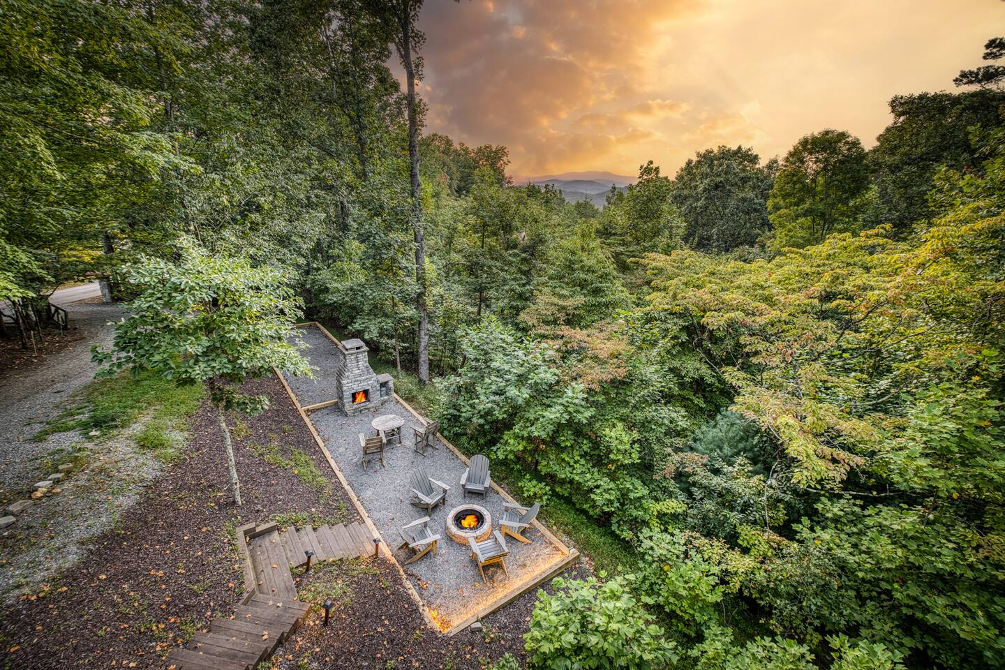 Views for Miles! Wi-Fi, New Hot Tub, Fire Pit!