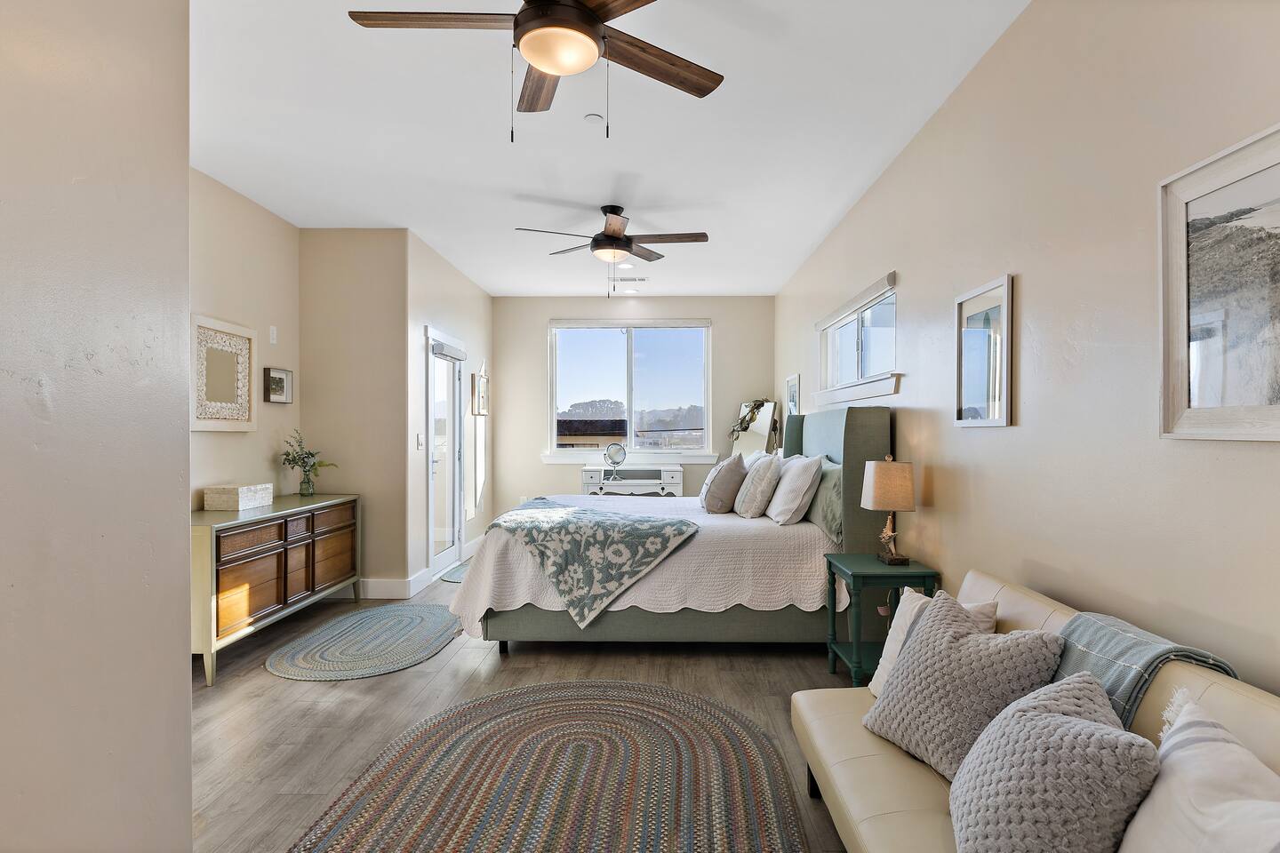 Strandcastle Beach House 2.0 - Oceanfront!
