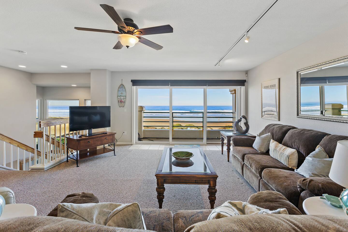 Strandcastle Beach House - Oceanfront!