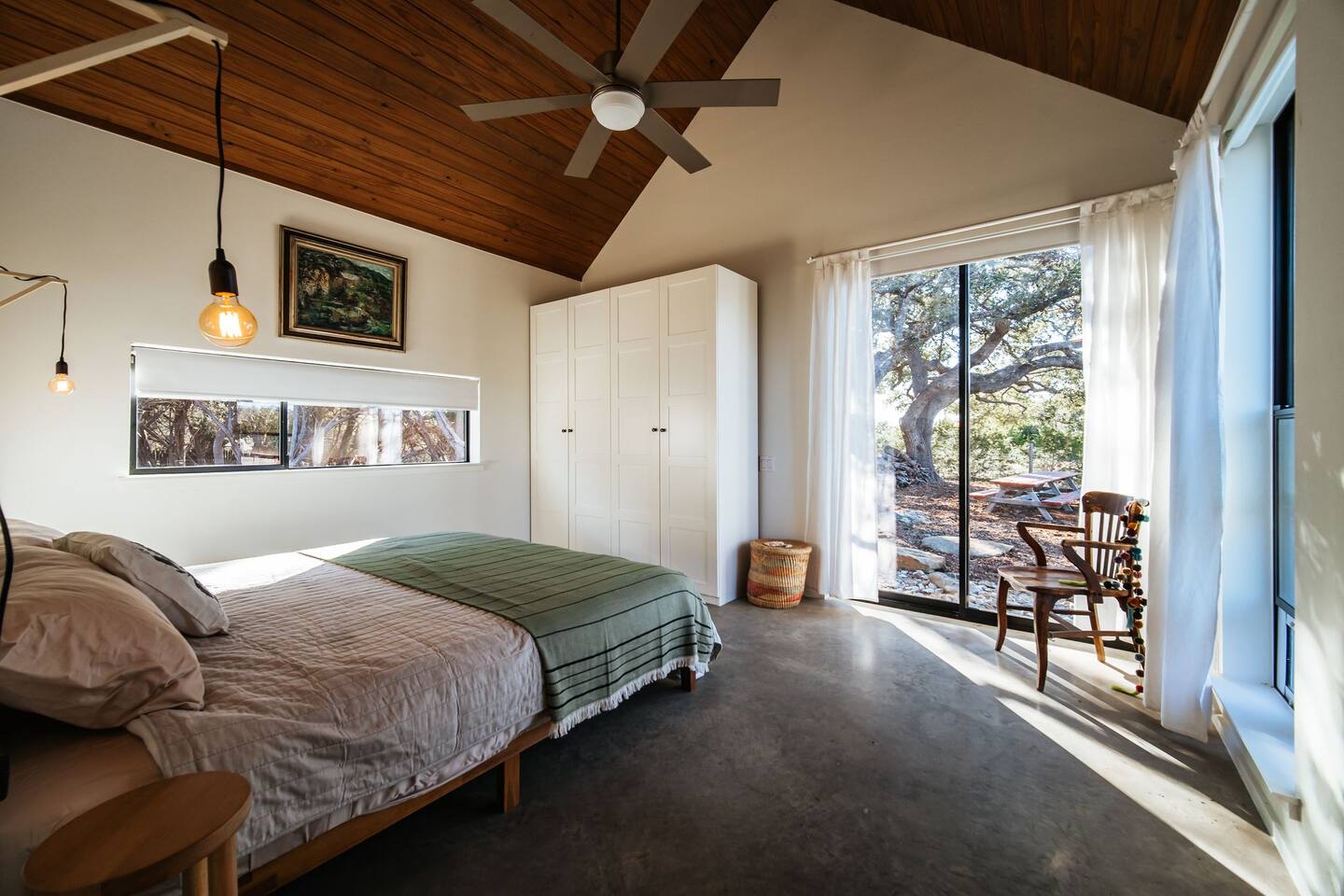 Pool, Fire Pit, Ping Pong, Stunning 5-Acre Retreat