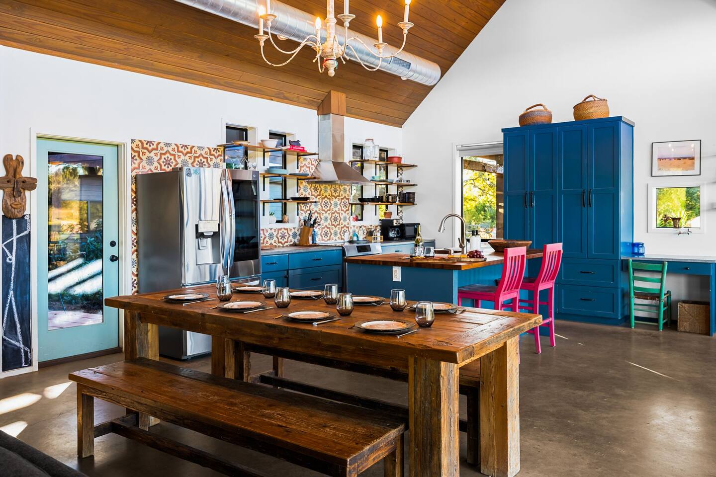 Pool, Fire Pit, Ping Pong, Stunning 5-Acre Retreat