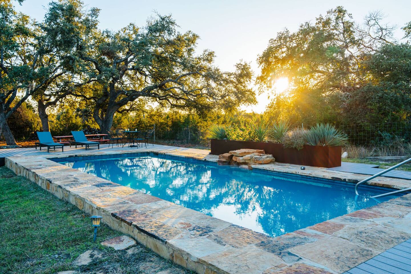 Pool, Fire Pit, Ping Pong, Stunning 5-Acre Retreat