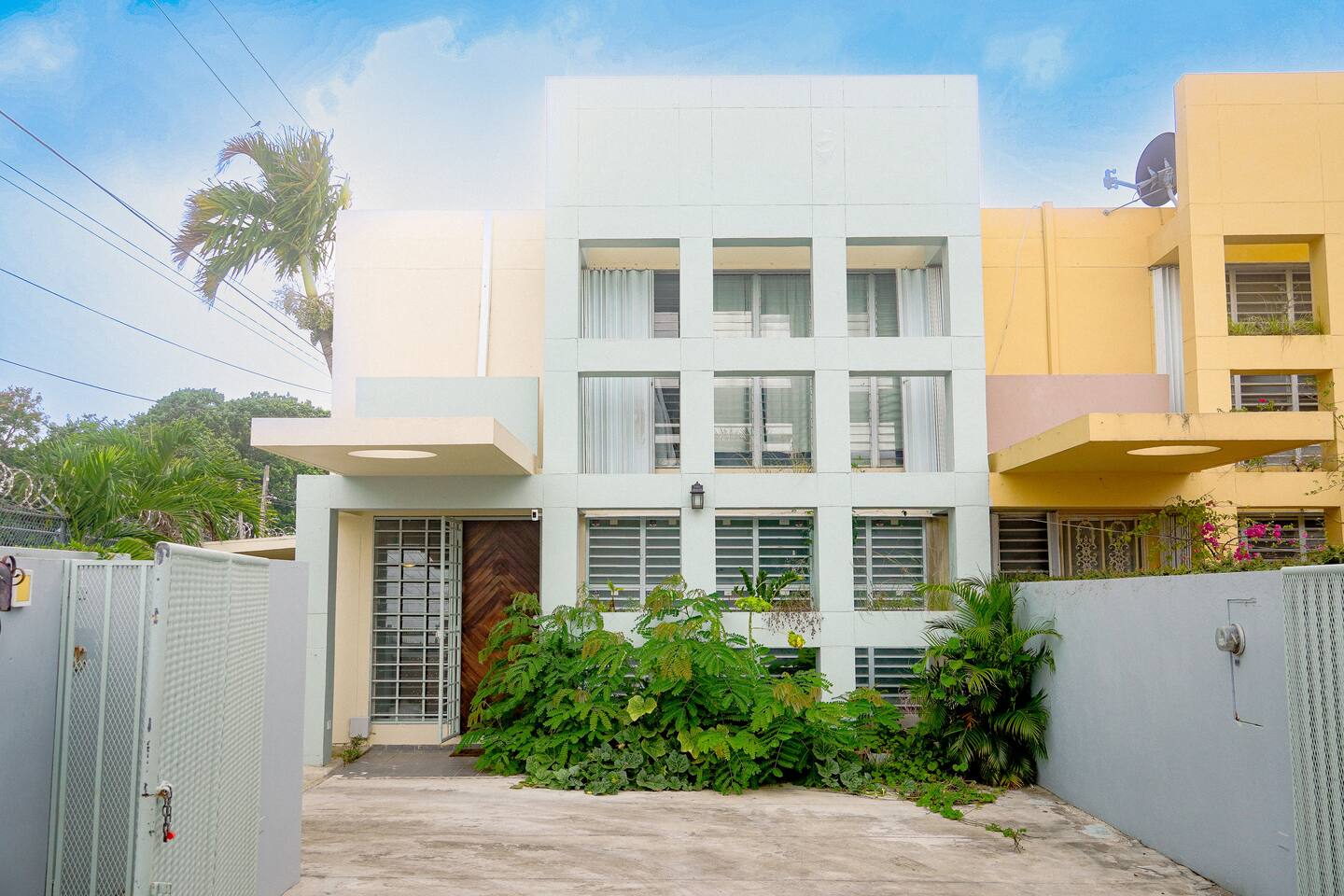 Townhouse Oasis at Uni Garden — San Juan — vacation rental
