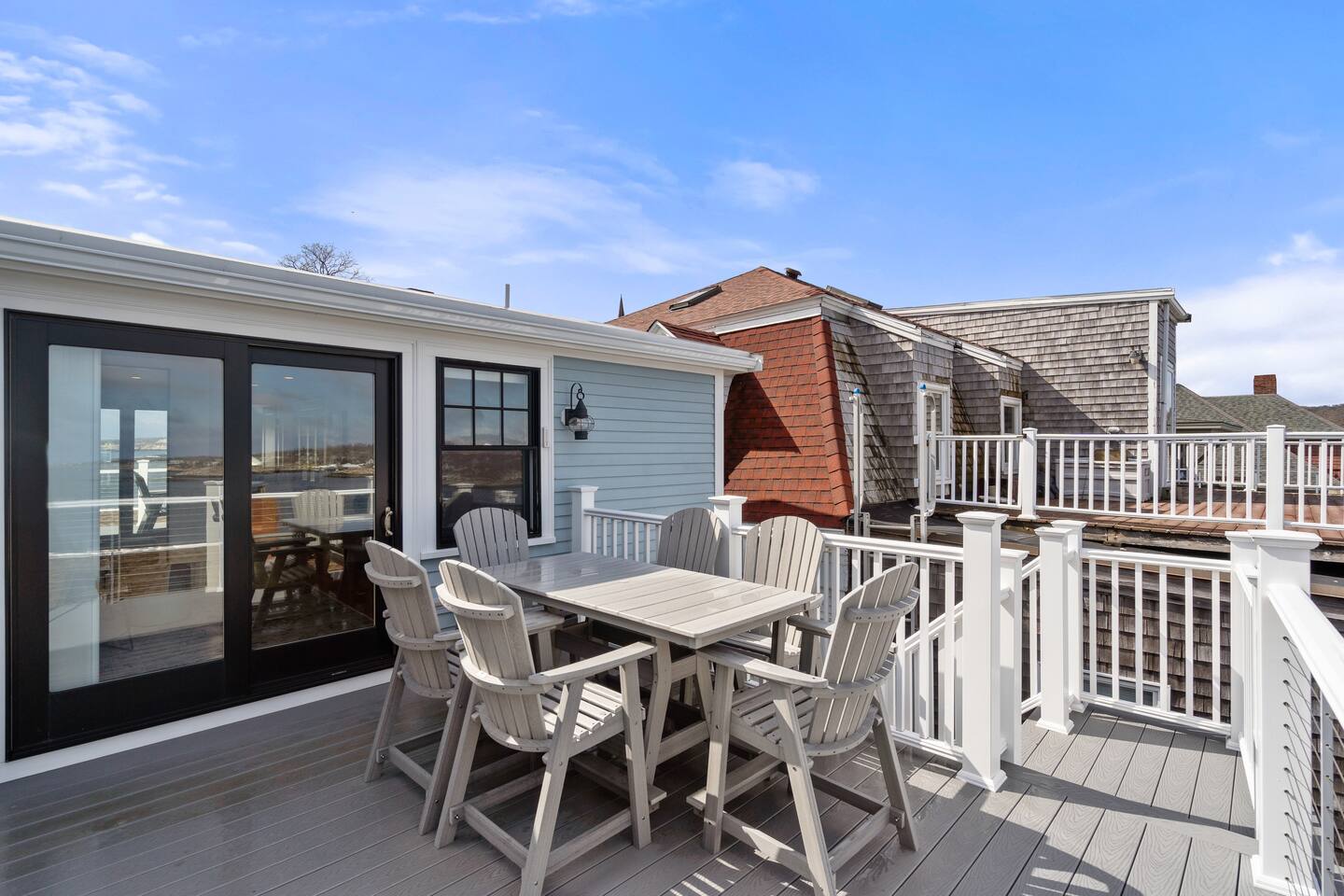 Rare Waterfront Luxury Penthouse|Bearskin Neck