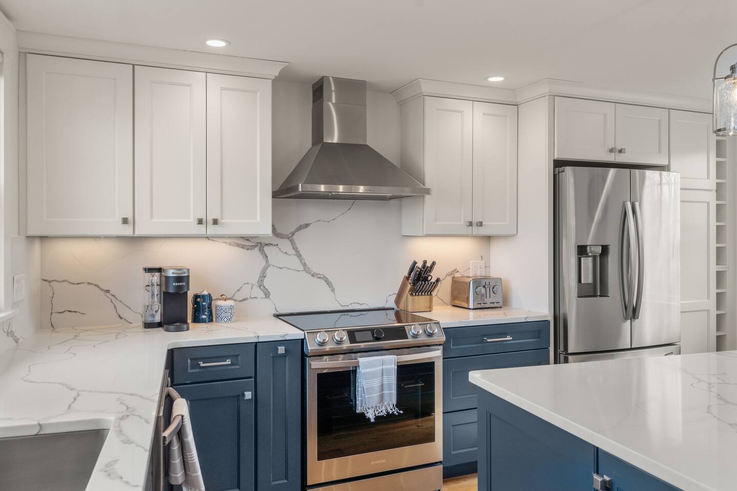Rare Waterfront Luxury Penthouse|Bearskin Neck